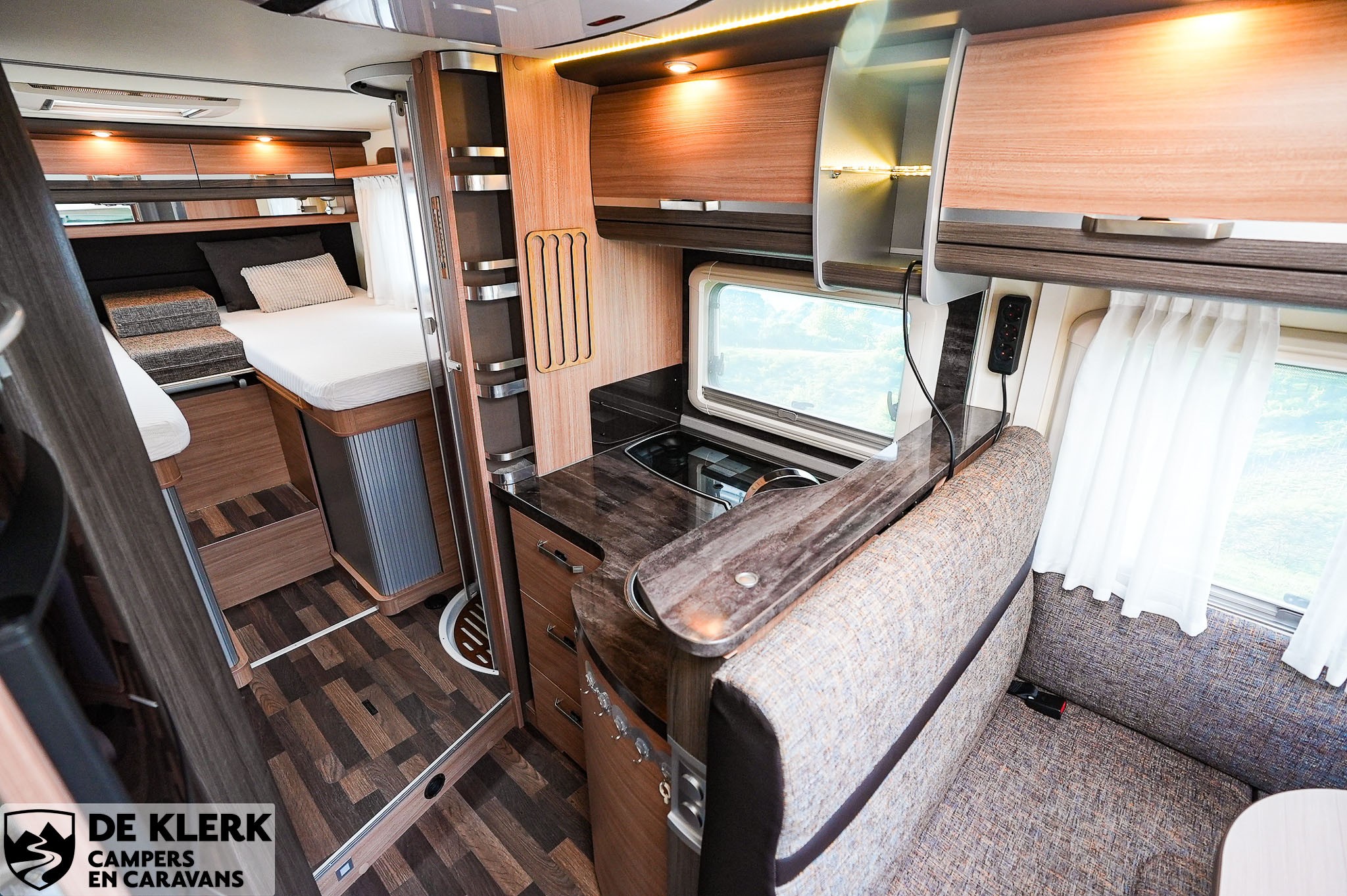 KNAUS SKY TI 700 MEG SILVER SELECTIO