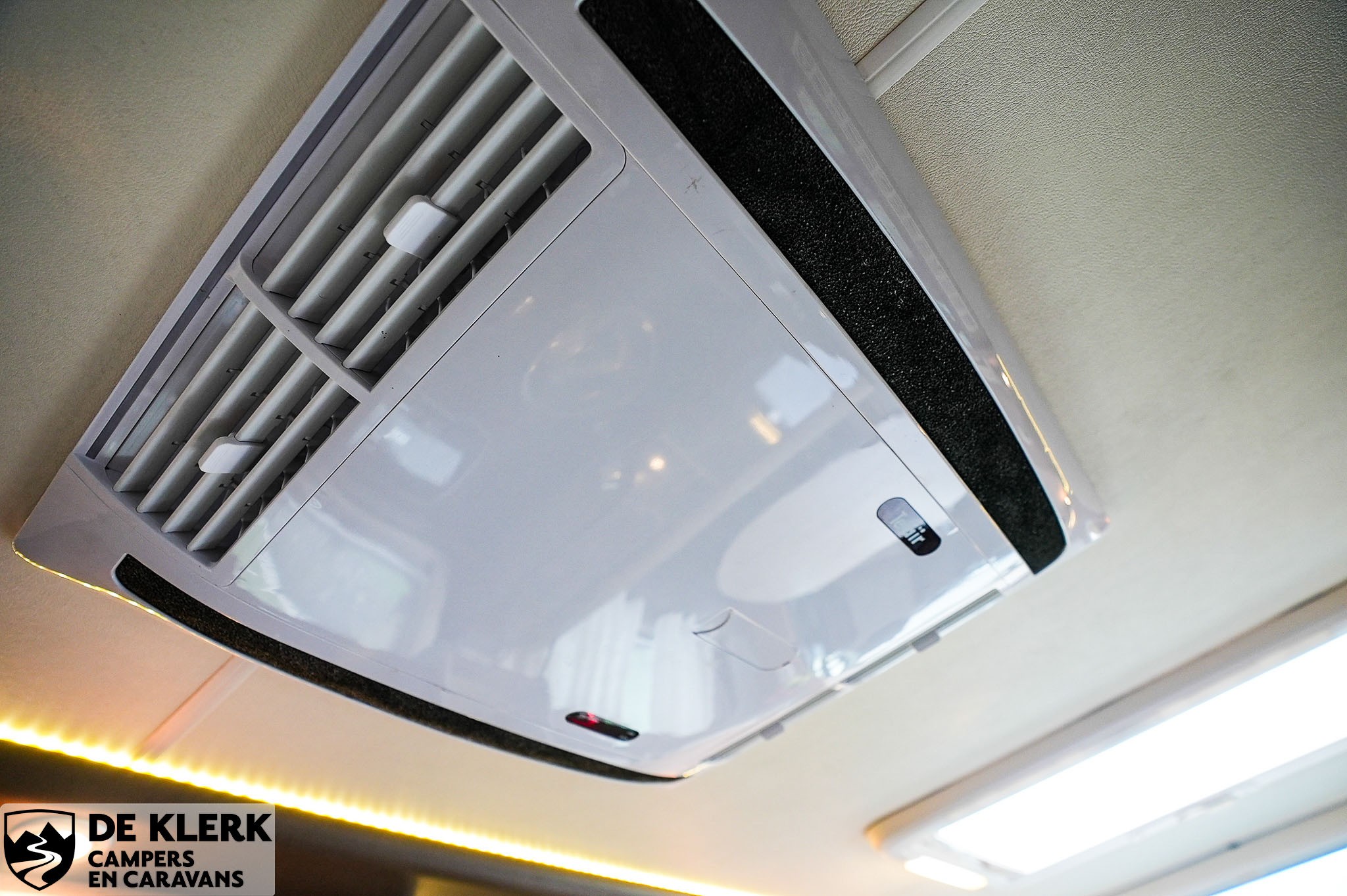 KNAUS SKY TI 700 MEG SILVER SELECTIO