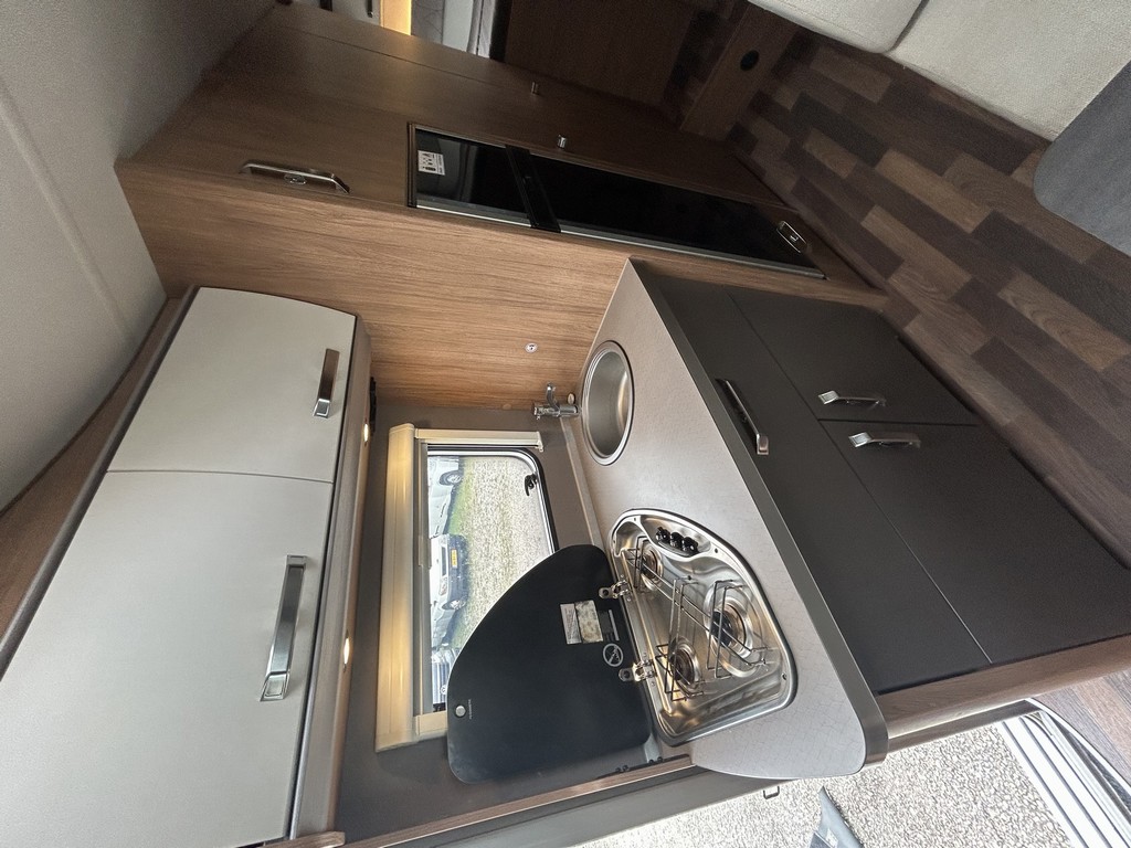 WEINSBERG CARAHOME 700 DG