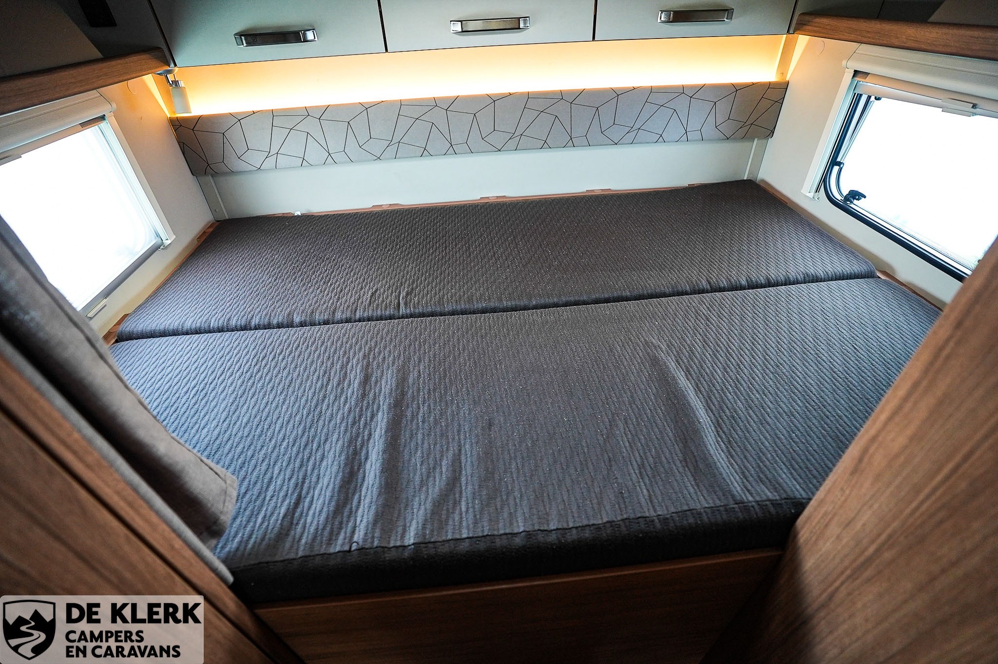 WEINSBERG CARAHOME 700 DG Showroomuitver