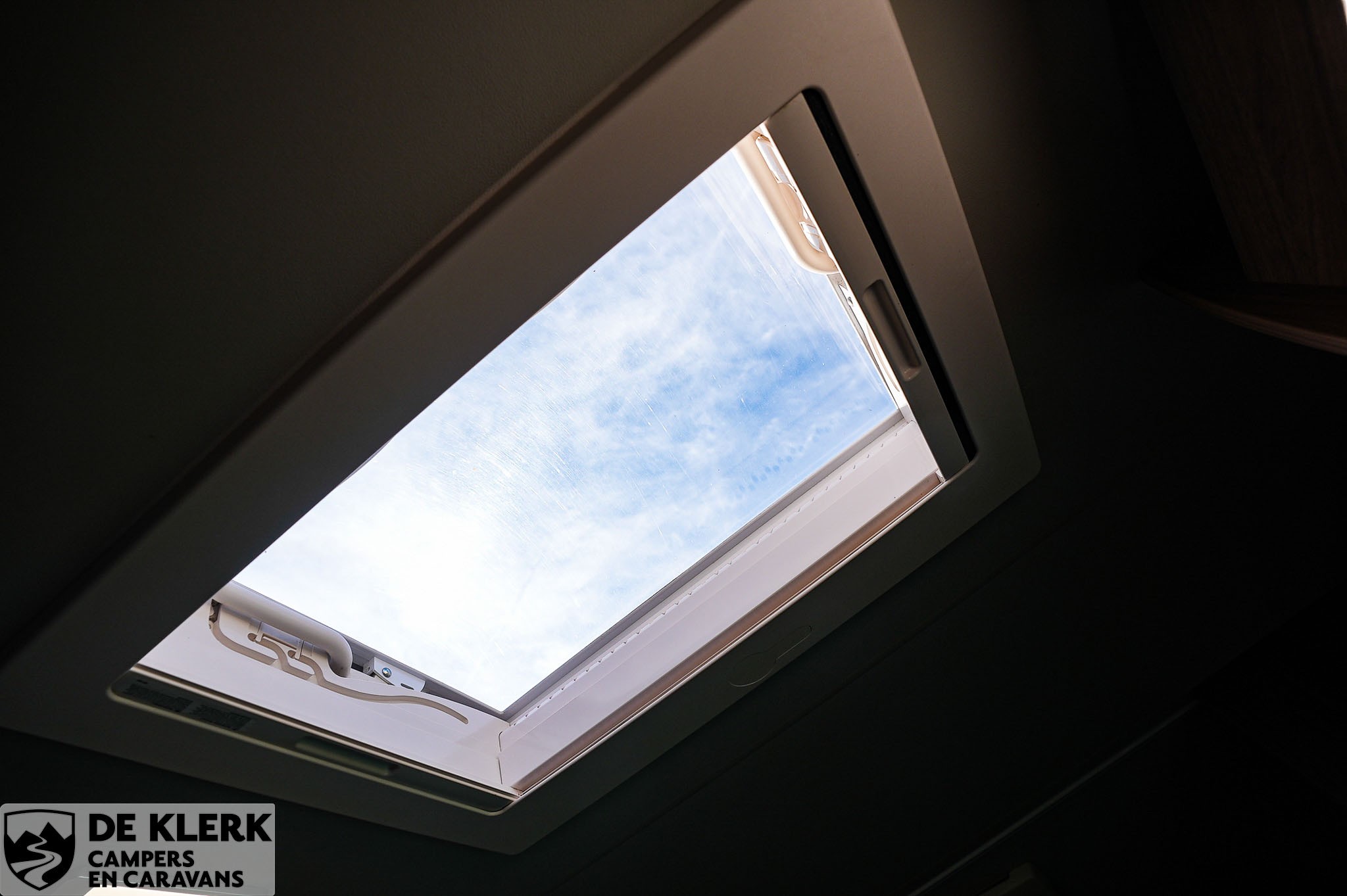 WEINSBERG CARAHOME 700 DG Showroomuitver