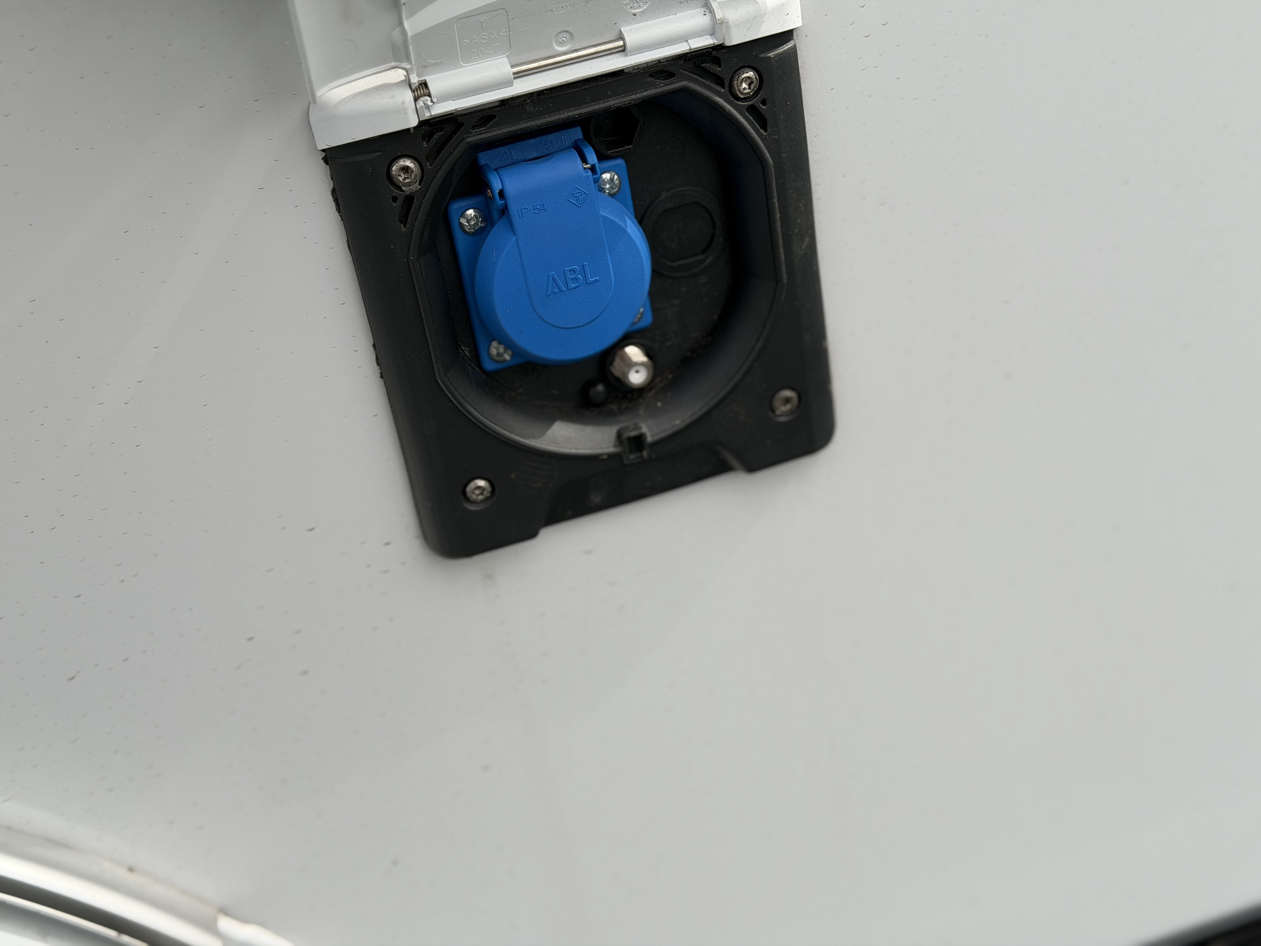 KNAUS SUDWIND 500 FU 60 YEARS Gas ui