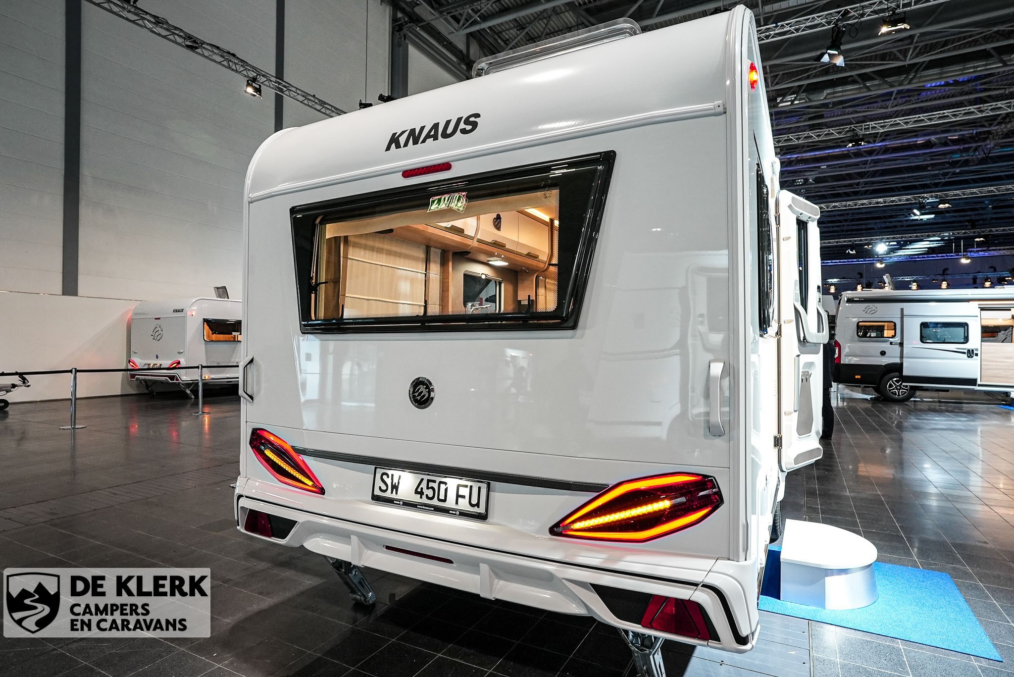 KNAUS SUDWIND 450 FU 60 YEARS kortin