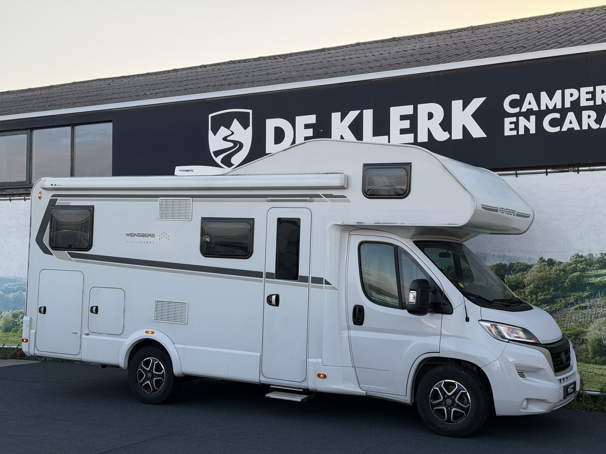 WEINSBERG CaraHome 650 DG / Gratis Stall