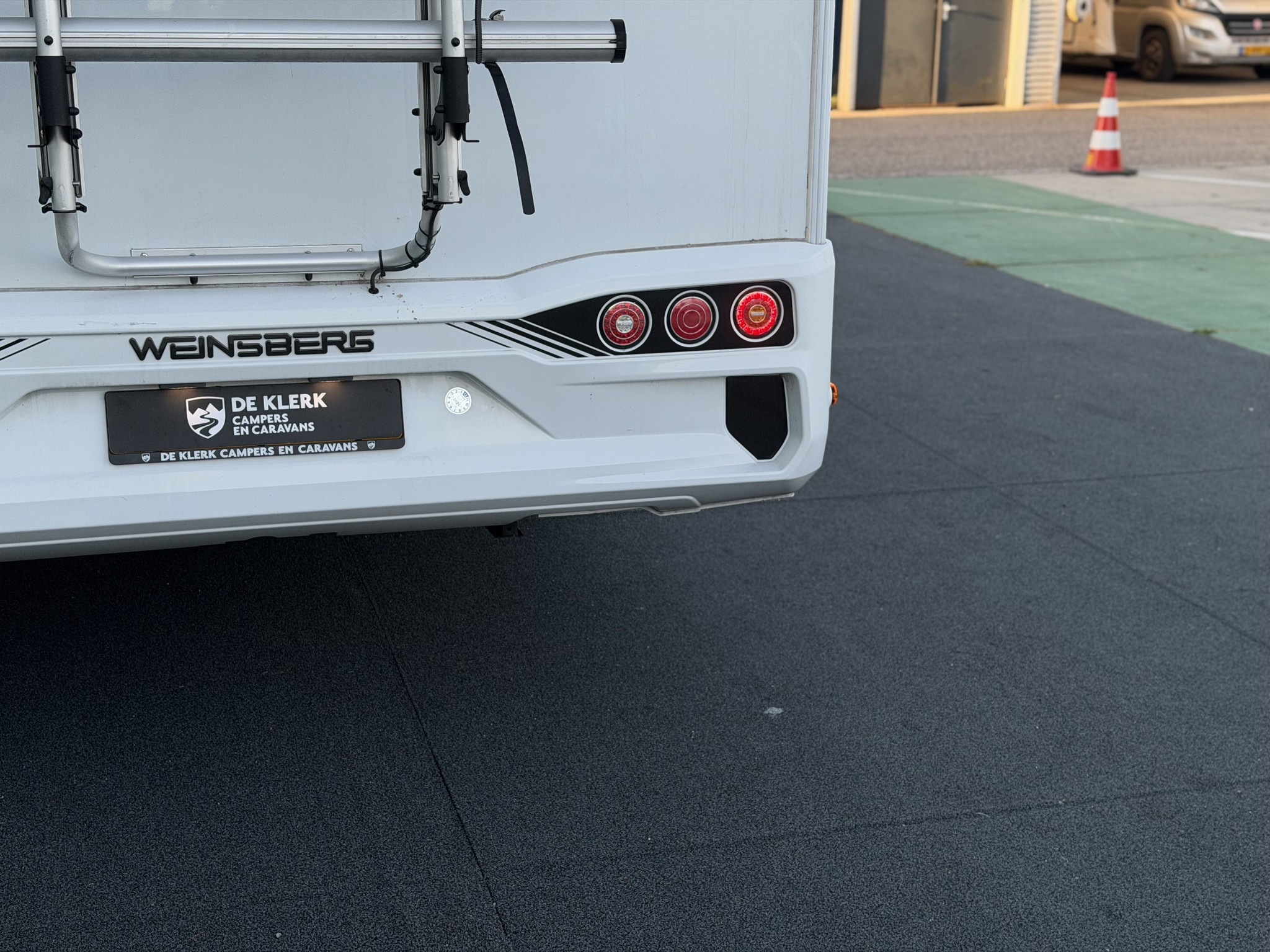 WEINSBERG CaraHome 650 DG / Gratis Stall