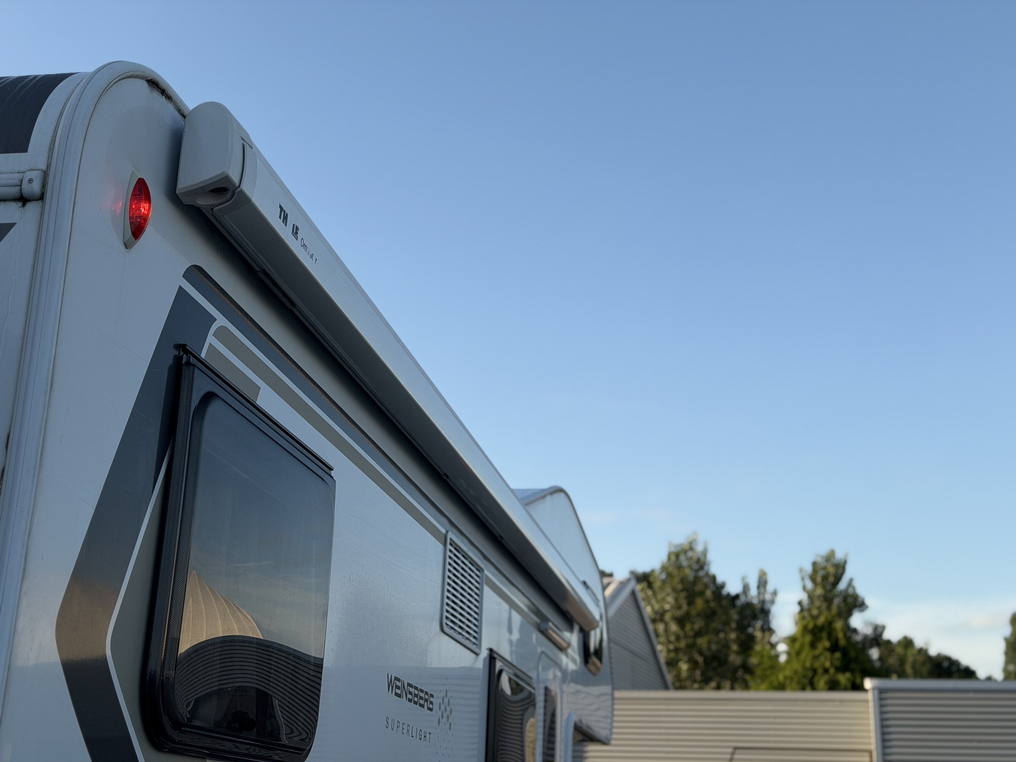 WEINSBERG CaraHome 650 DG / Gratis Stall