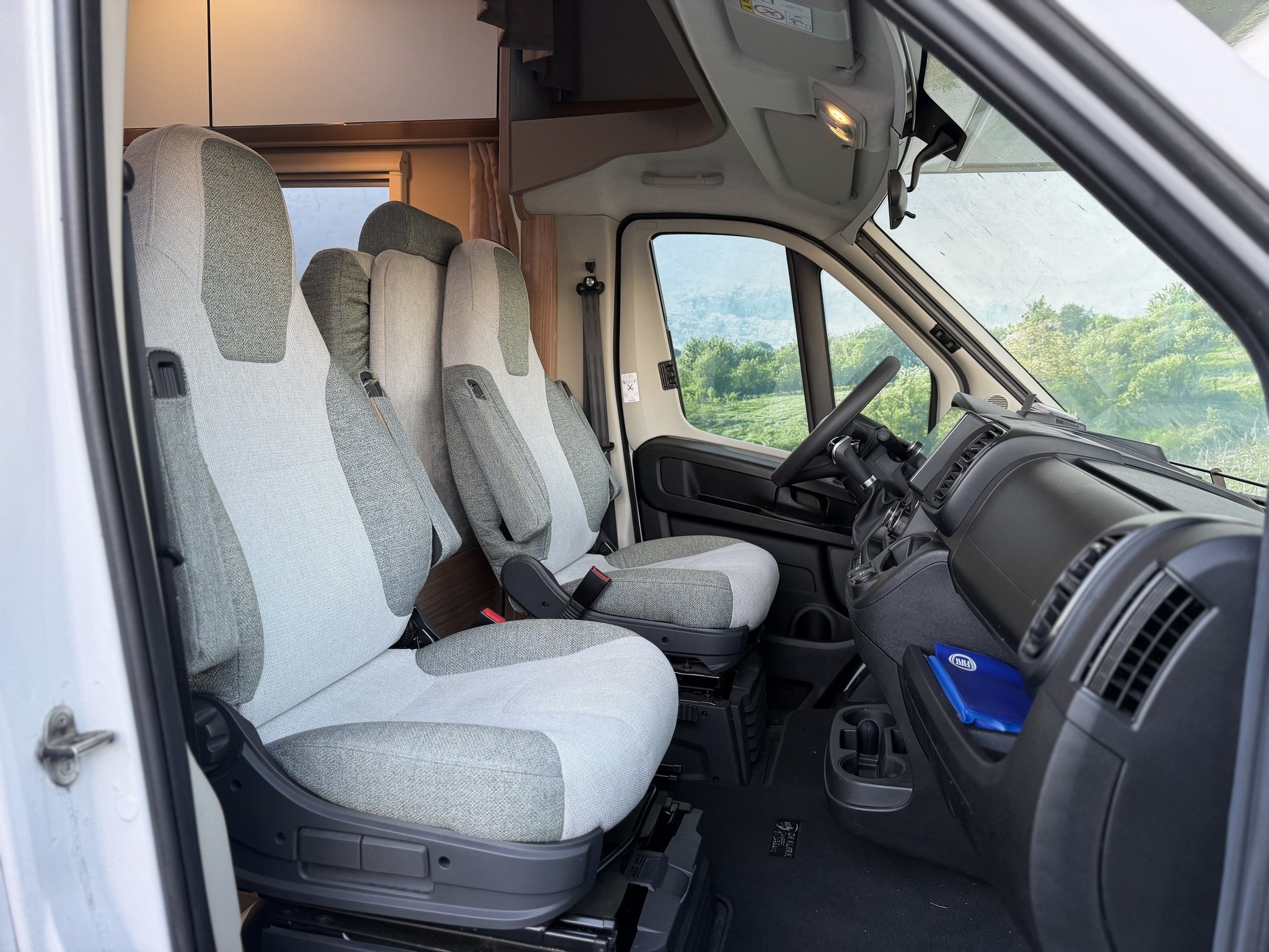 WEINSBERG CaraHome 650 DG / Gratis Stall