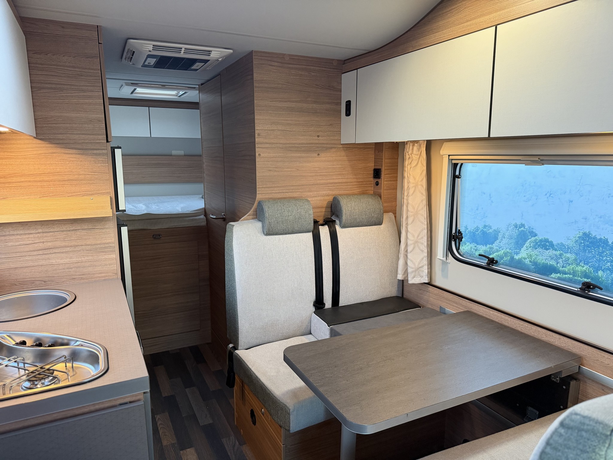 WEINSBERG CaraHome 650 DG / Gratis Stall