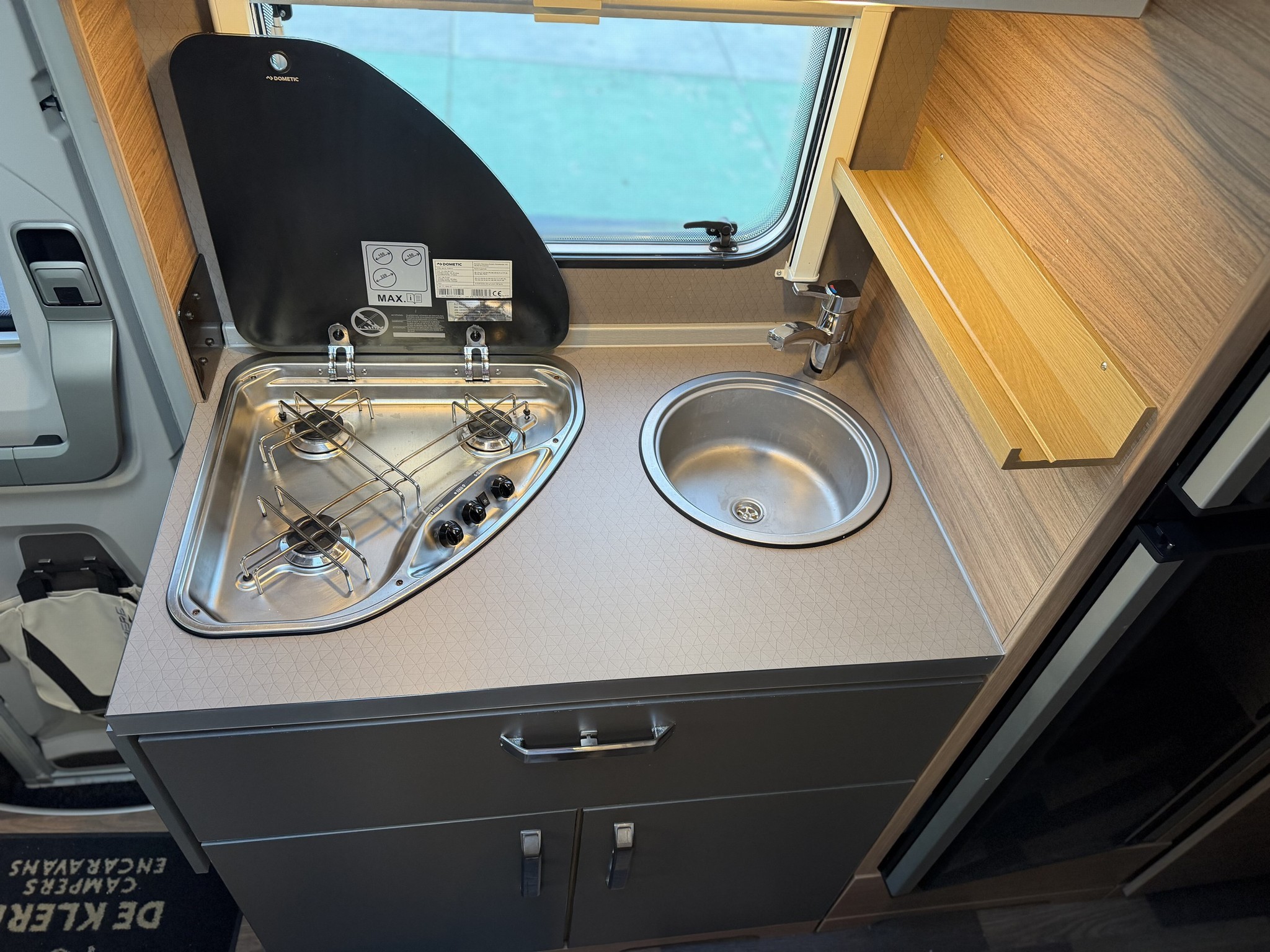 WEINSBERG CaraHome 650 DG / Gratis Stall