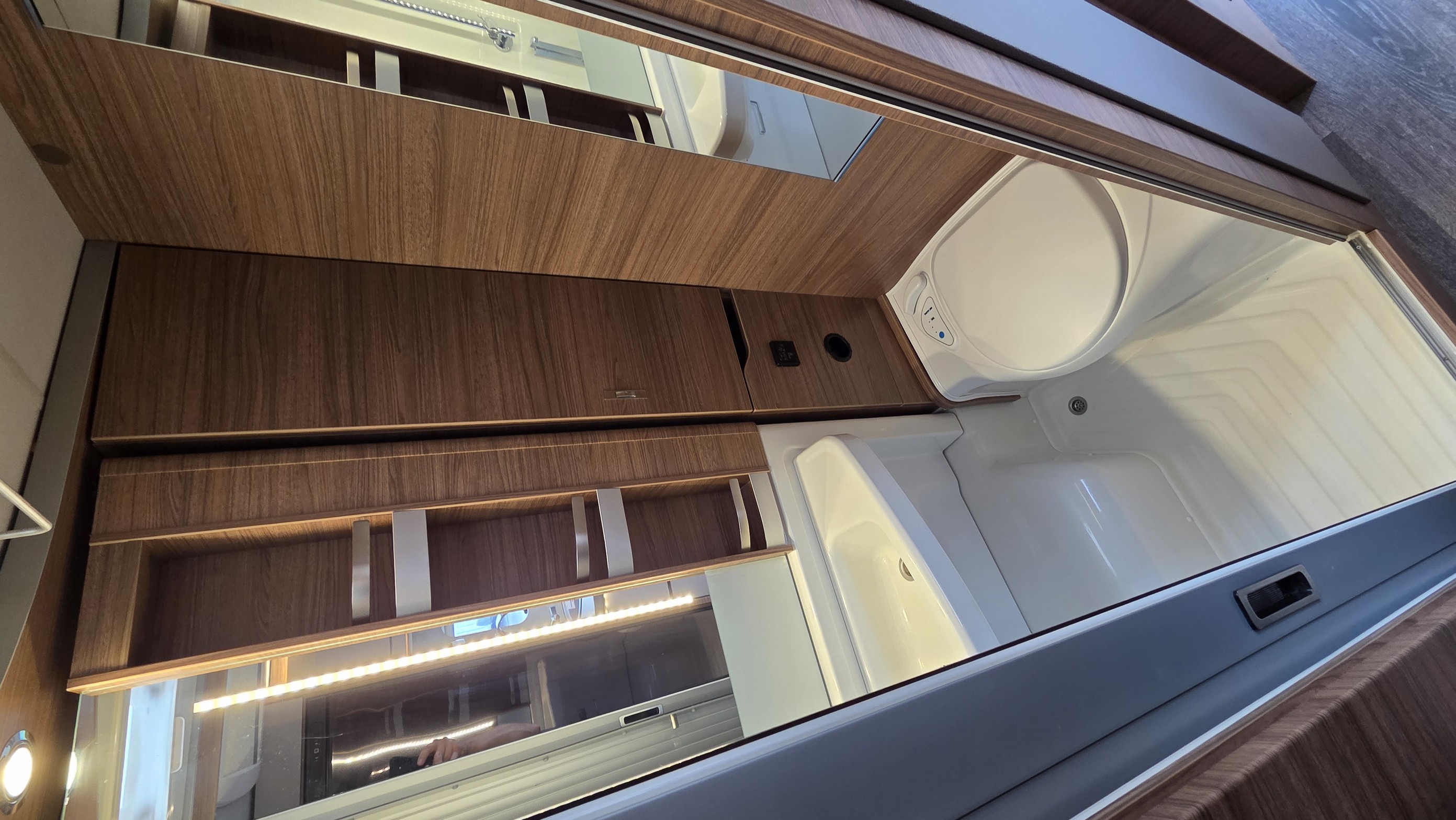 KNAUS Van TI VW 640 MEG Vansation ve