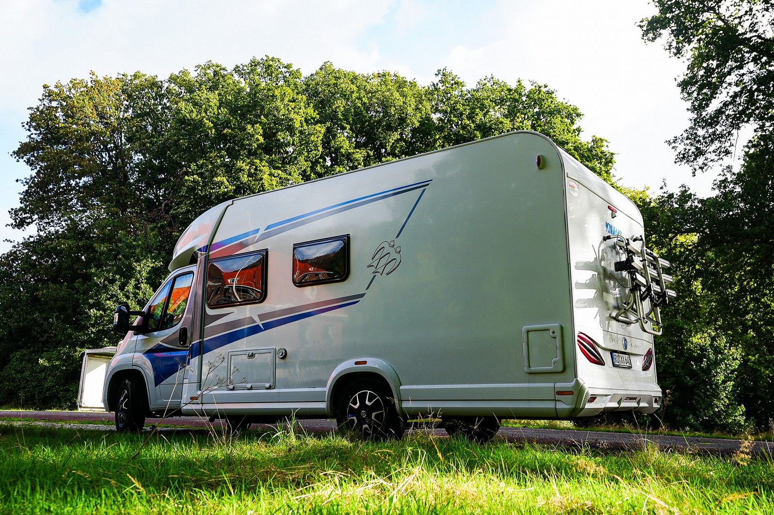KNAUS LIVE WAVE 650 MF Showroomuitve