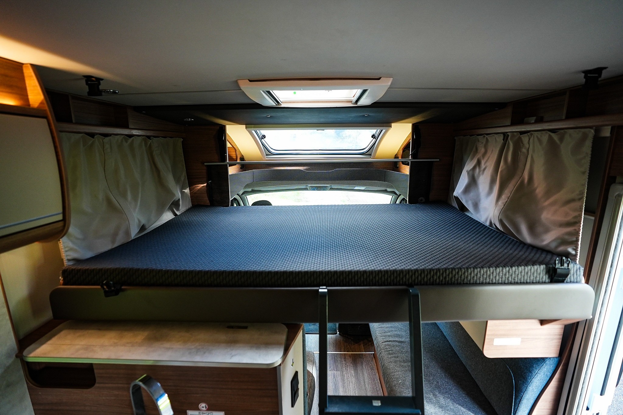 KNAUS LIVE WAVE 650 MF Showroomuitve