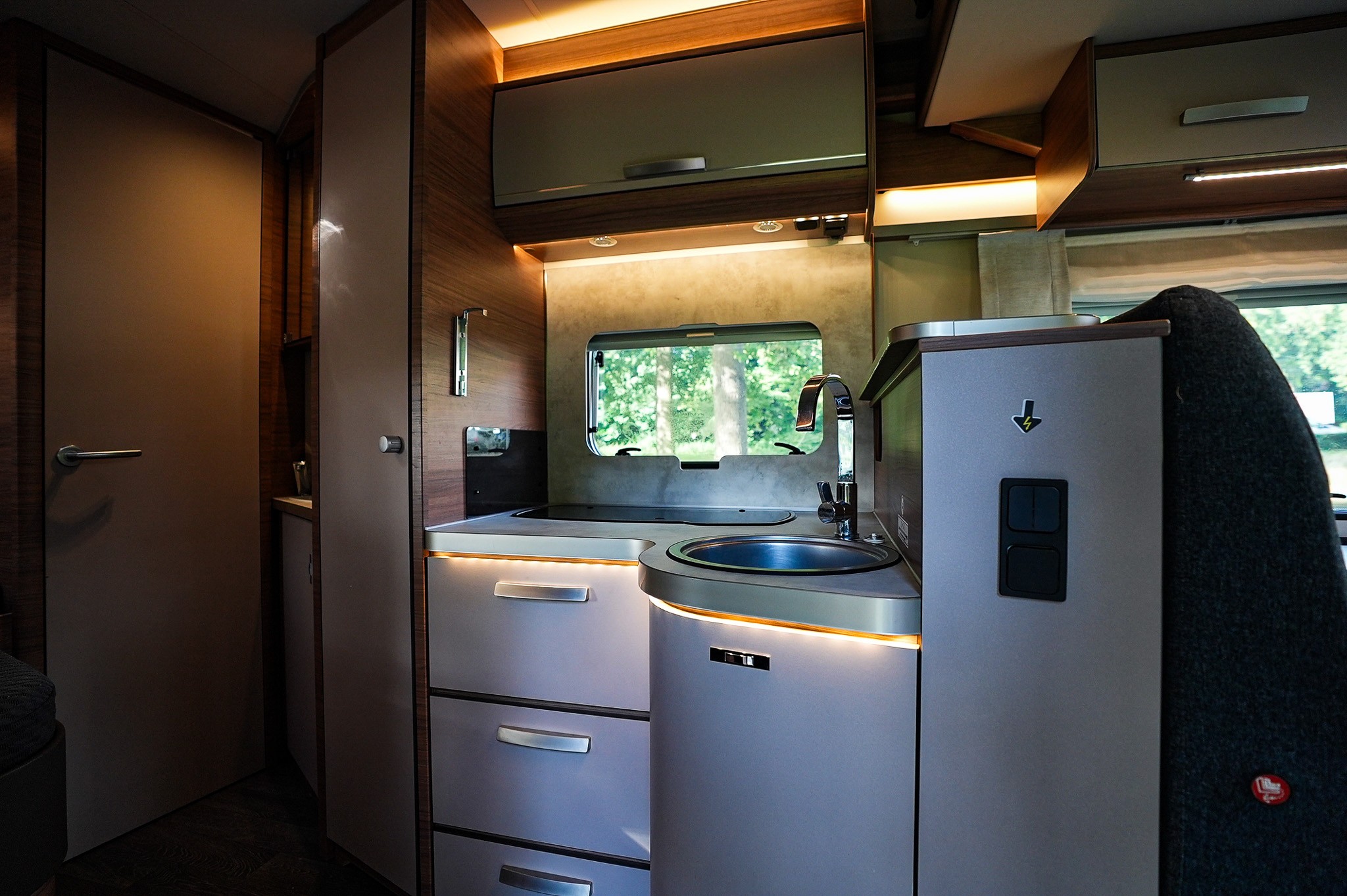 KNAUS LIVE WAVE 650 MF Showroomuitve