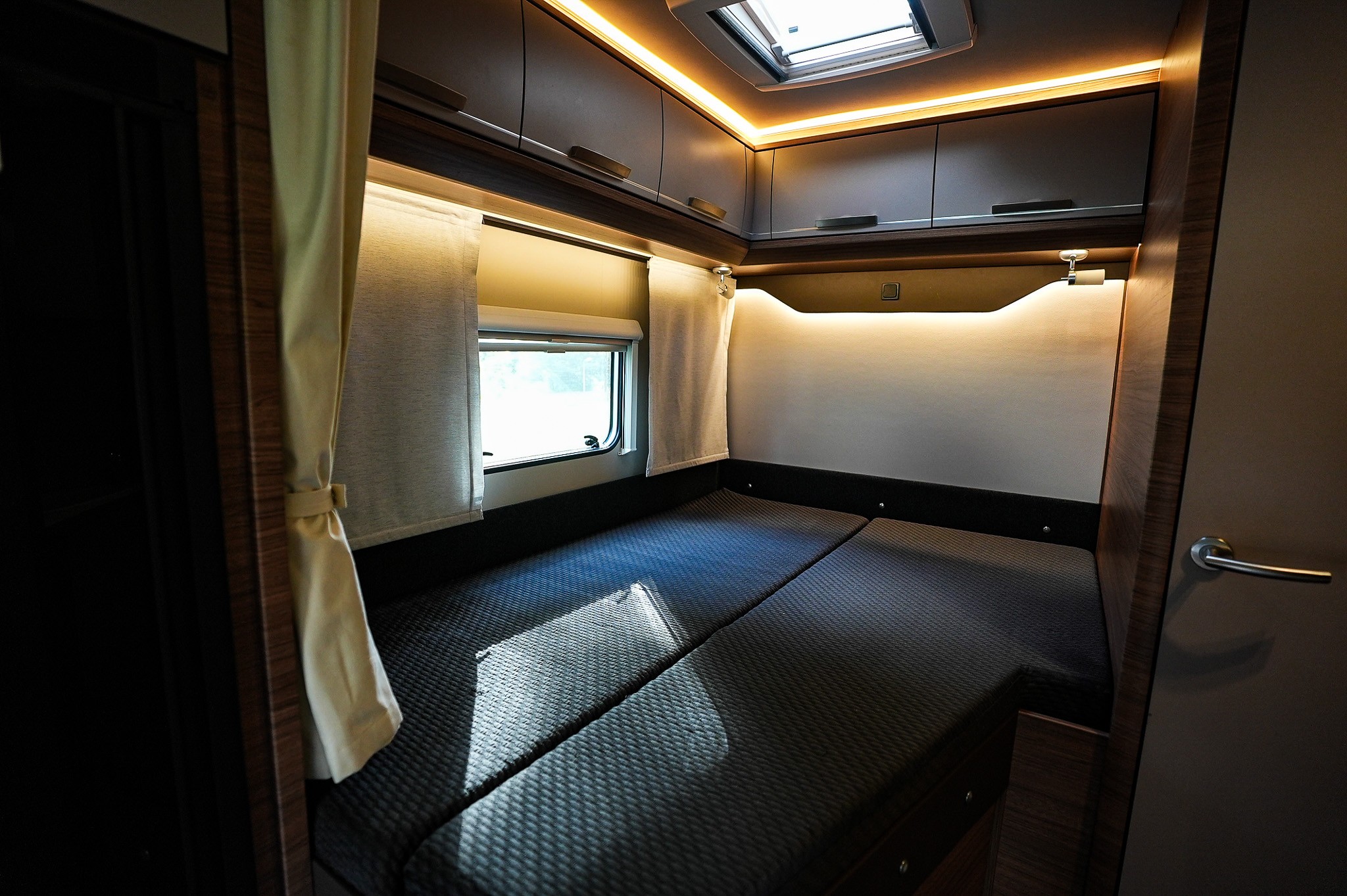 KNAUS LIVE WAVE 650 MF Showroomuitve