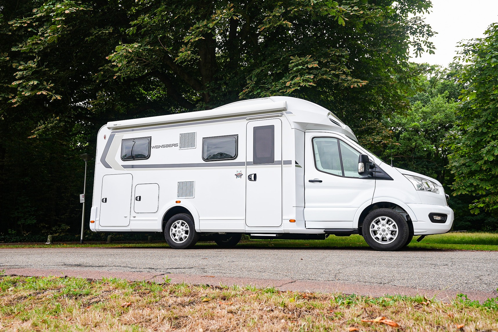 WEINSBERG CaraSuite Ford 650 MEG AUTOMAA