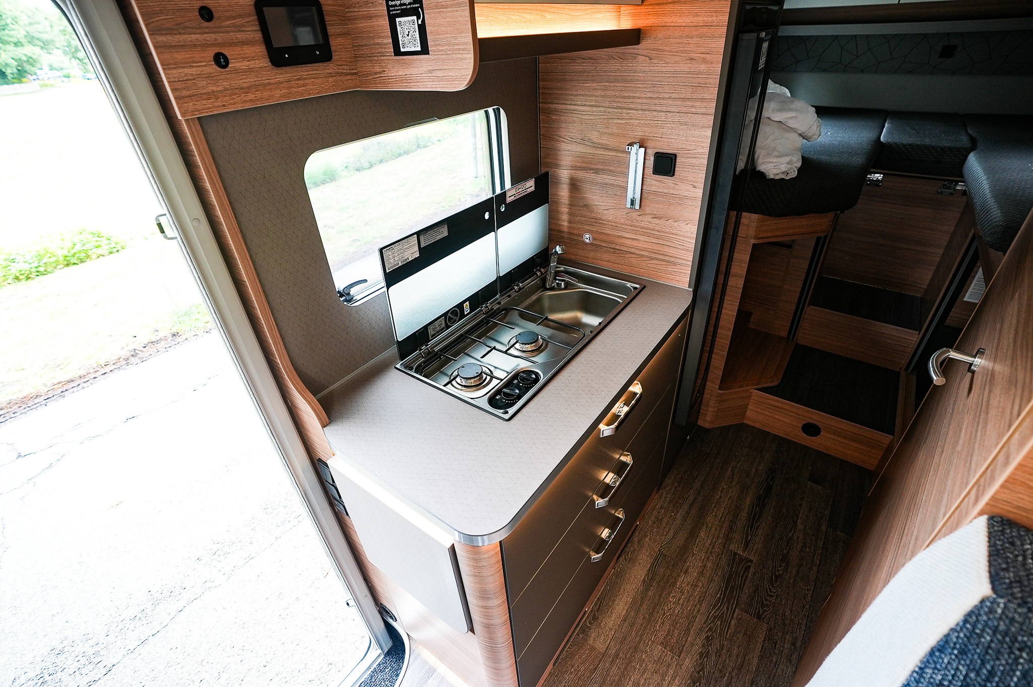 WEINSBERG CaraSuite Ford 650 MEG AUTOMAA