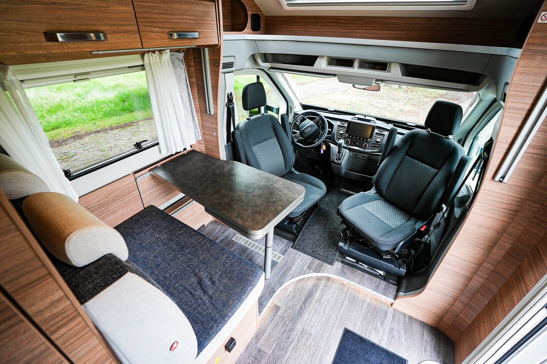 WEINSBERG CaraSuite Ford 650 MEG AUTOMAA