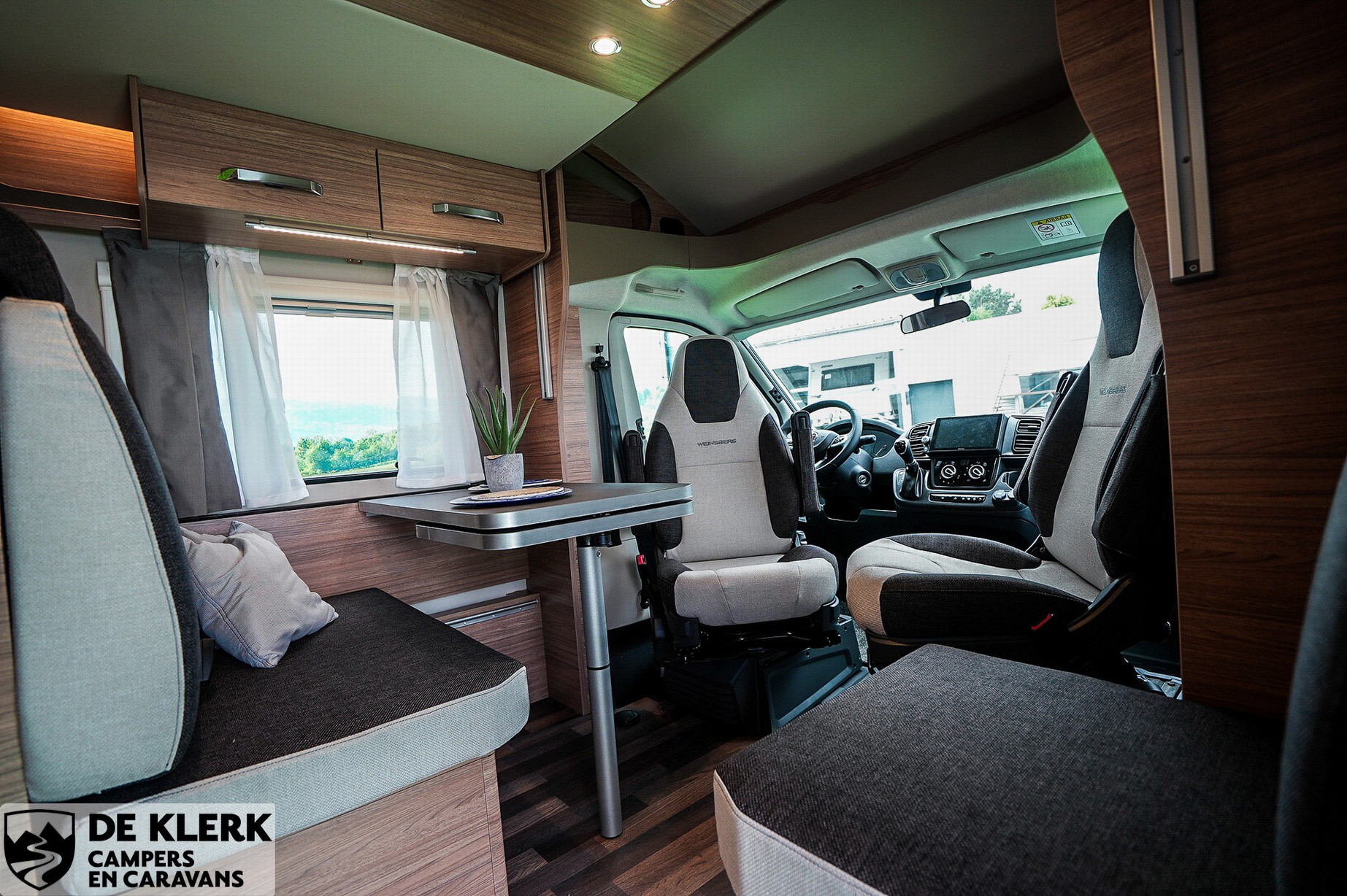 WEINSBERG CaraSuite 700 ME Voorraadkorti