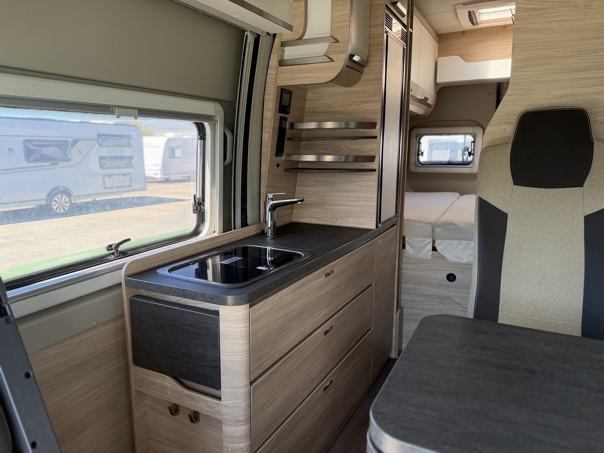 KNAUS BOXSTAR 600DQ SOLUTION