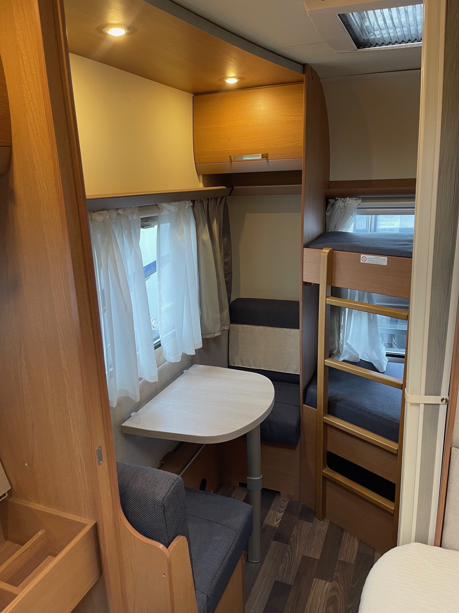 KNAUS SPORT 700 UDF