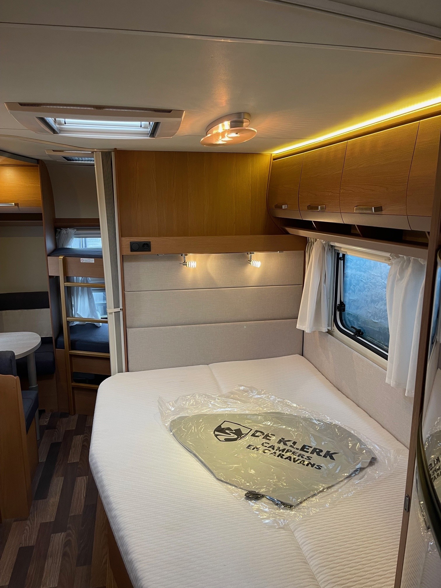 KNAUS SPORT 700 UDF