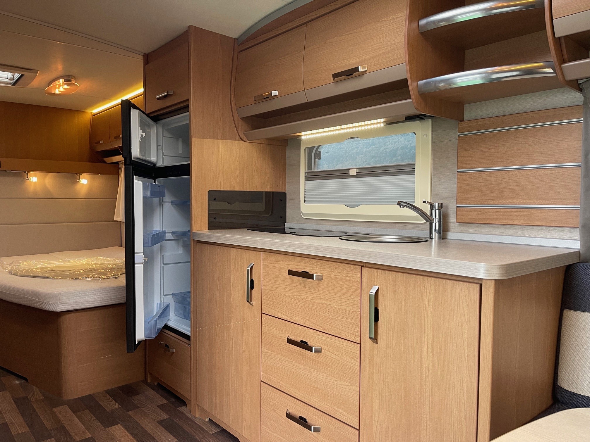 KNAUS SPORT 700 UDF