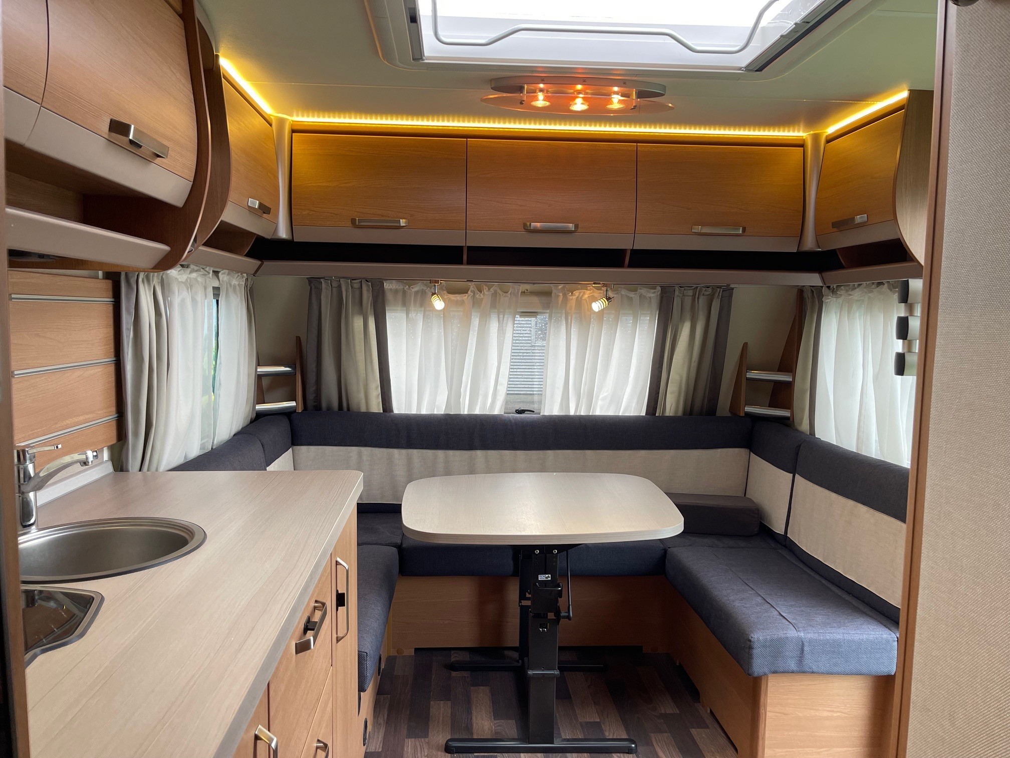 KNAUS SPORT 700 UDF
