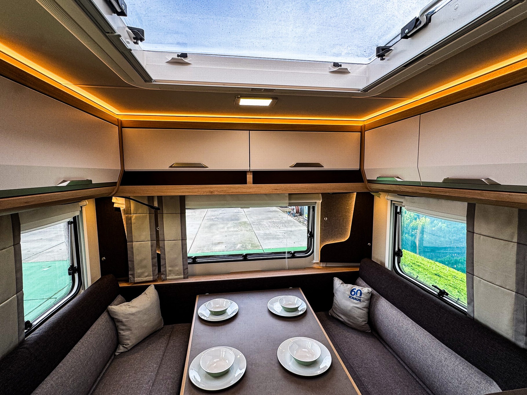 KNAUS SUDWIND 460 EU 60 YEARS E - Po