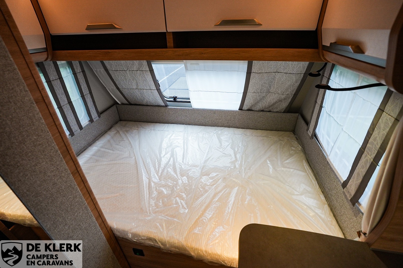 KNAUS SUDWIND 420 QD 60 YEARS Campov