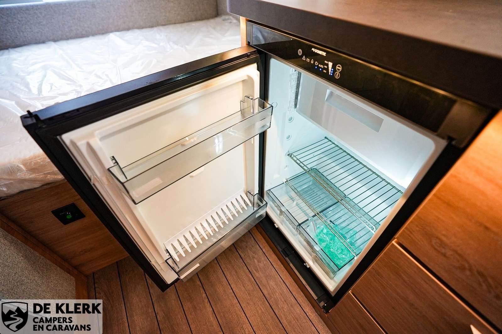 KNAUS SUDWIND 420 QD 60 YEARS Campov