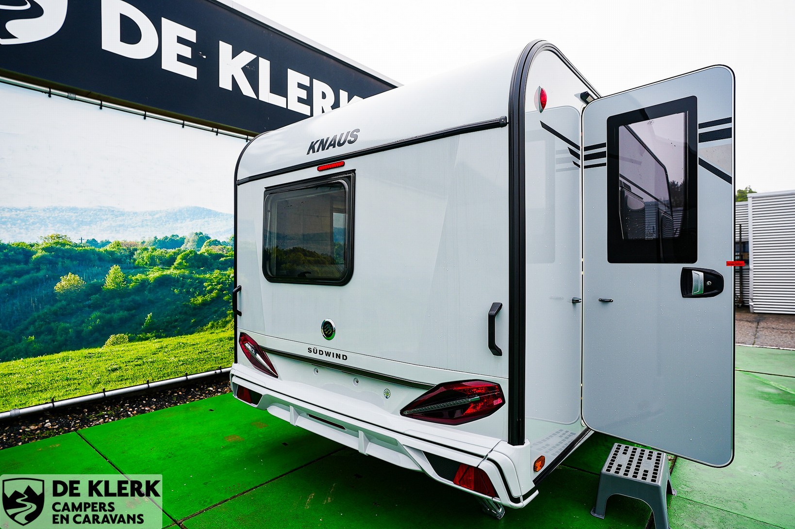 KNAUS SUDWIND 420 QD 60 YEARS Campov