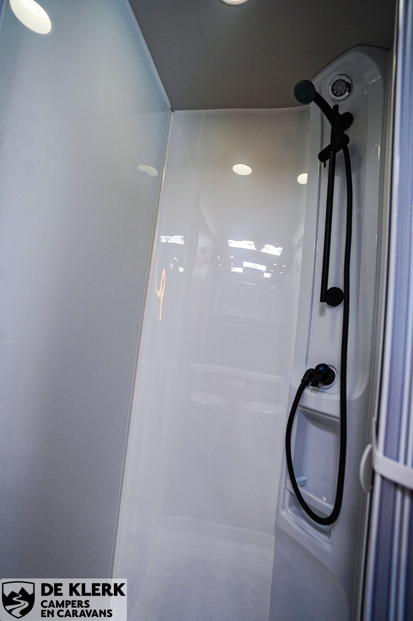 KNAUS L!VE Wave 700 LX Platinum Sele