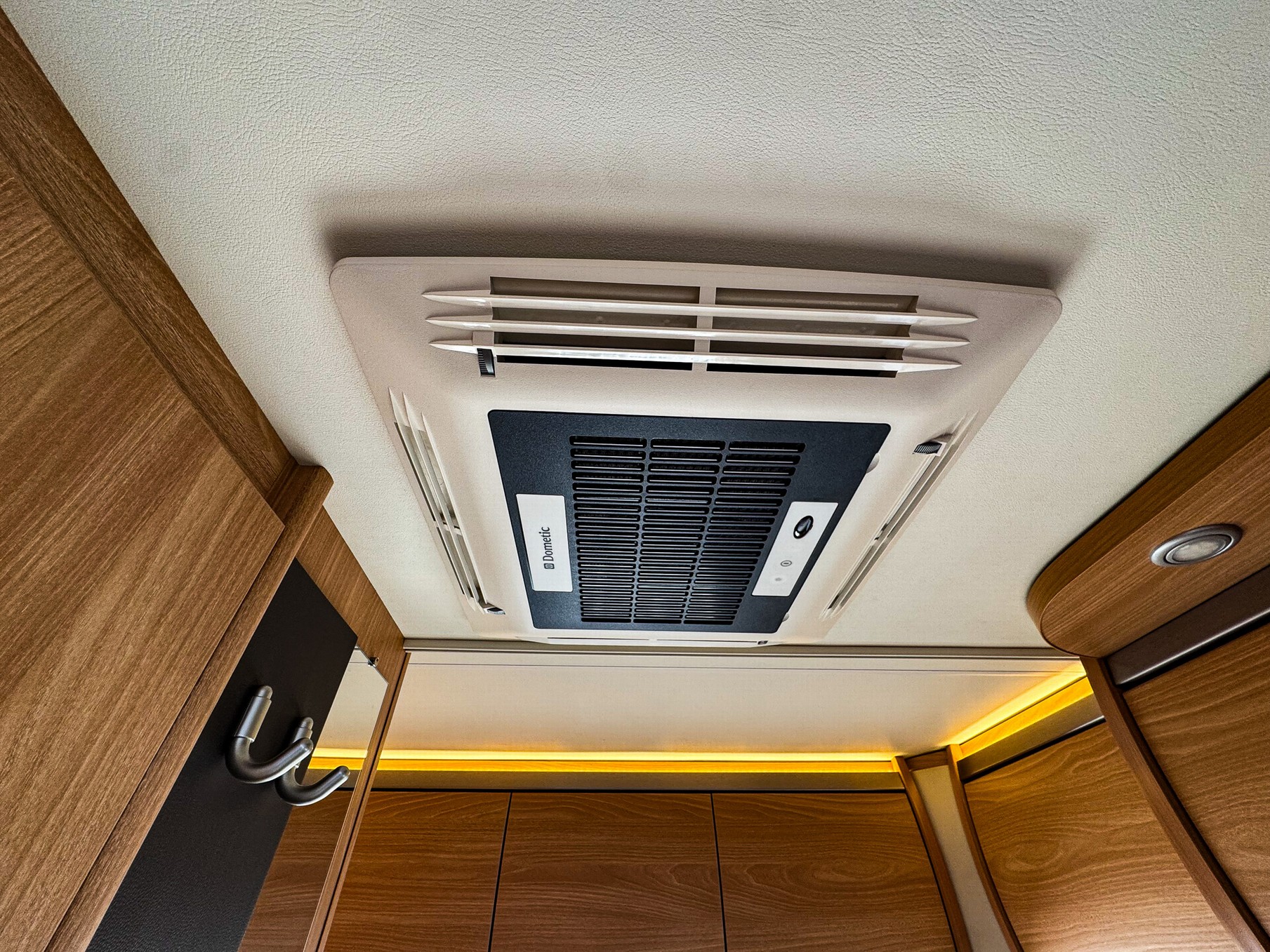 KNAUS SUDWIND 420 QD silverselection