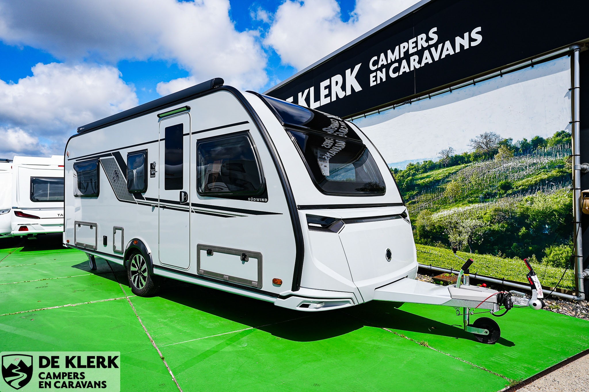 KNAUS SUDWIND 540 UE Black selection