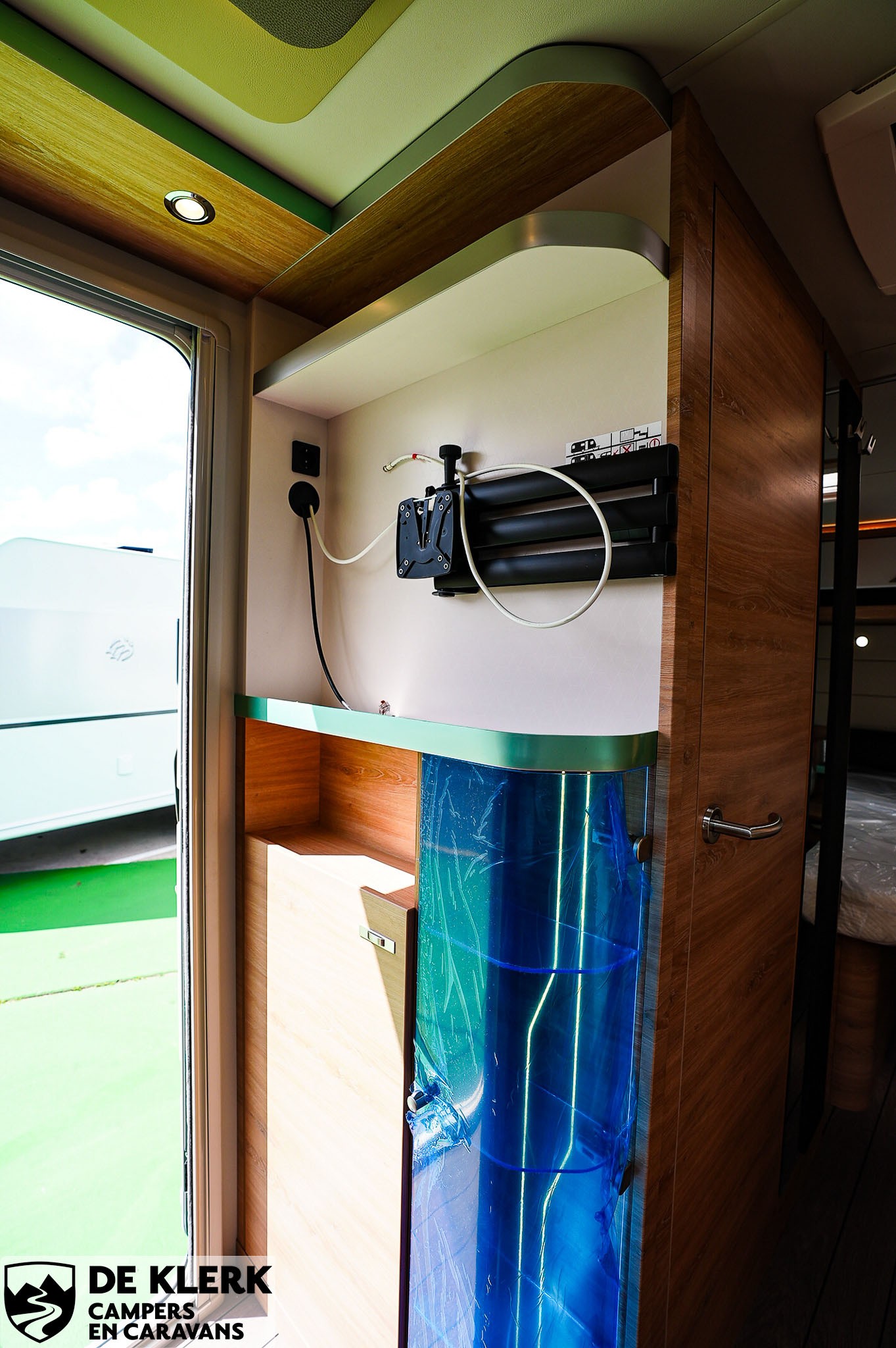 KNAUS SUDWIND 540 UE Black selection