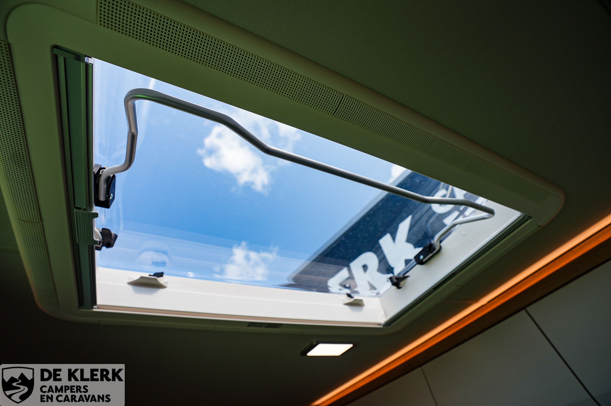 KNAUS SUDWIND 500 QDK BlackSelection