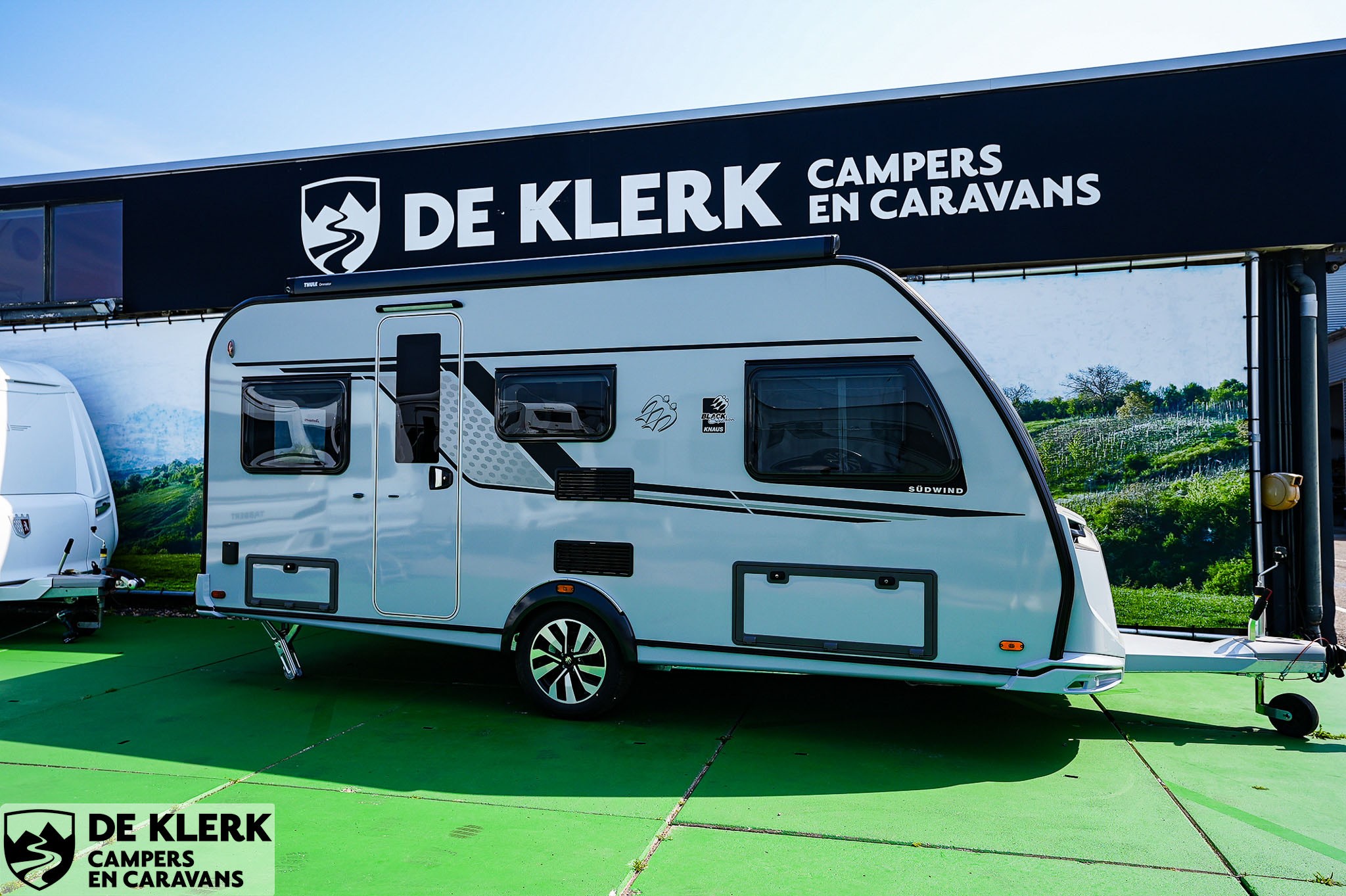 KNAUS SUDWIND 460 EU Black Selection