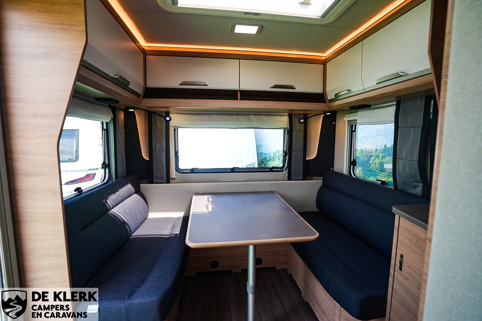 KNAUS SUDWIND 460 EU Black Selection