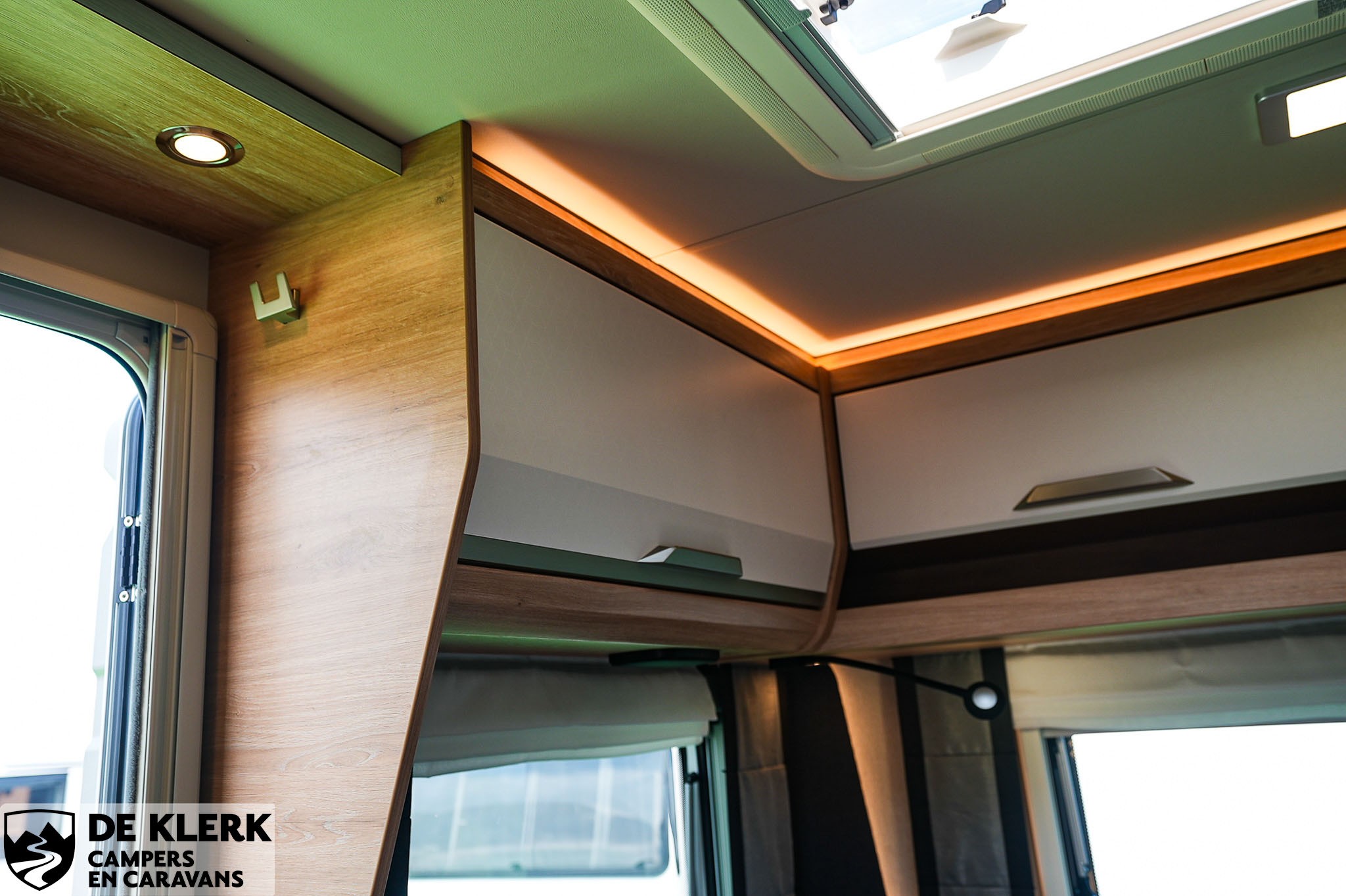 KNAUS SUDWIND 460 EU Black Selection