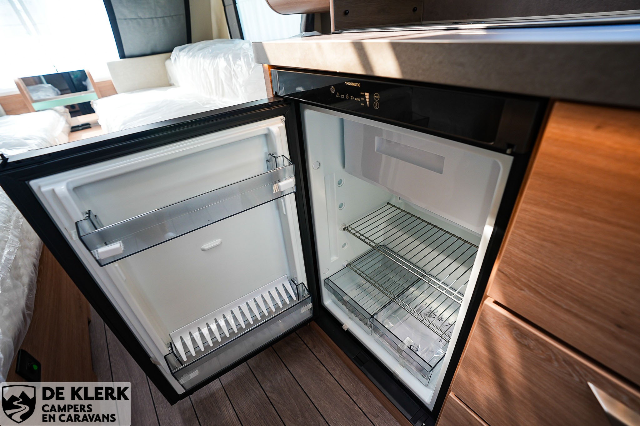 KNAUS SUDWIND 460 EU Black Selection