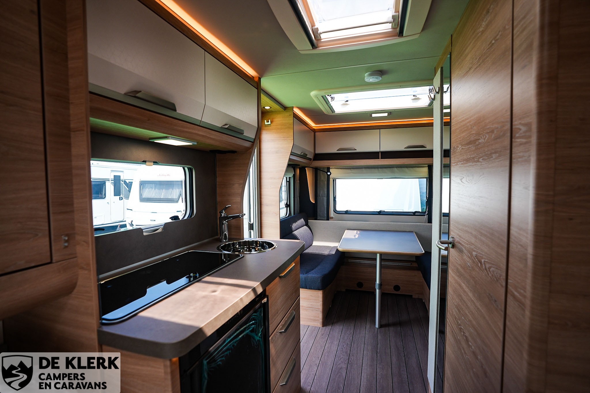 KNAUS SUDWIND 460 EU Black Selection