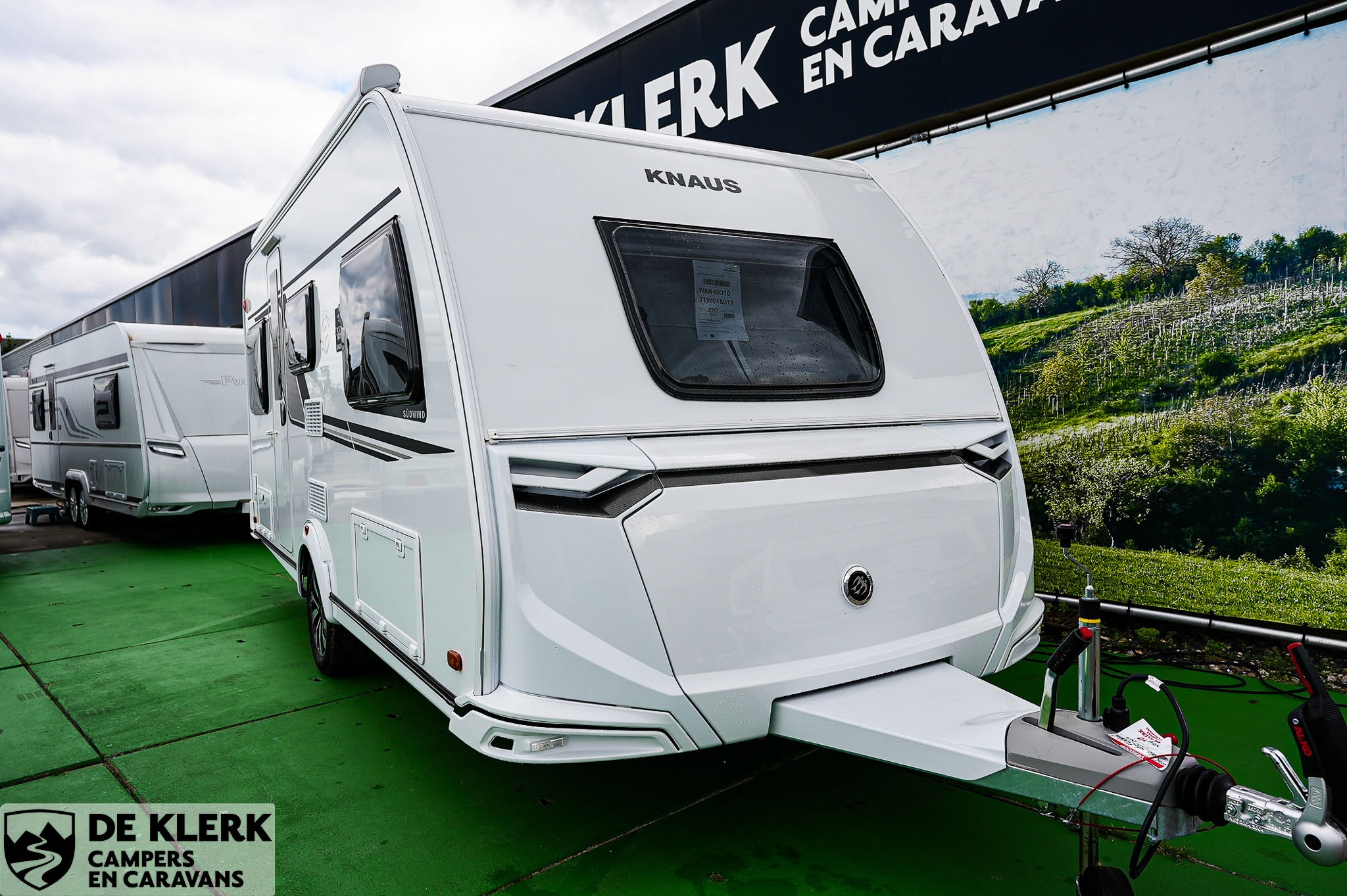 KNAUS SUDWIND 460 EU Black Selection