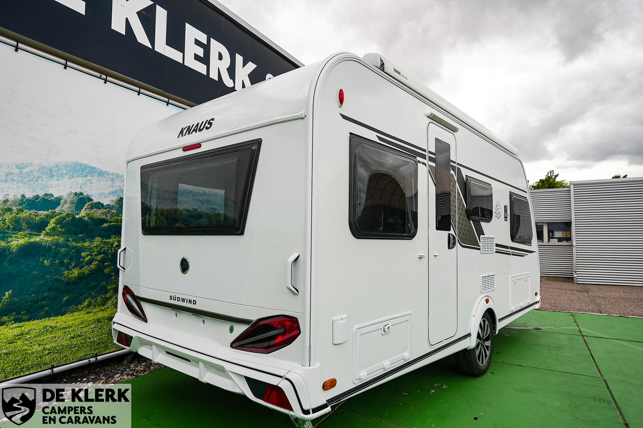 KNAUS SUDWIND 460 EU Black Selection