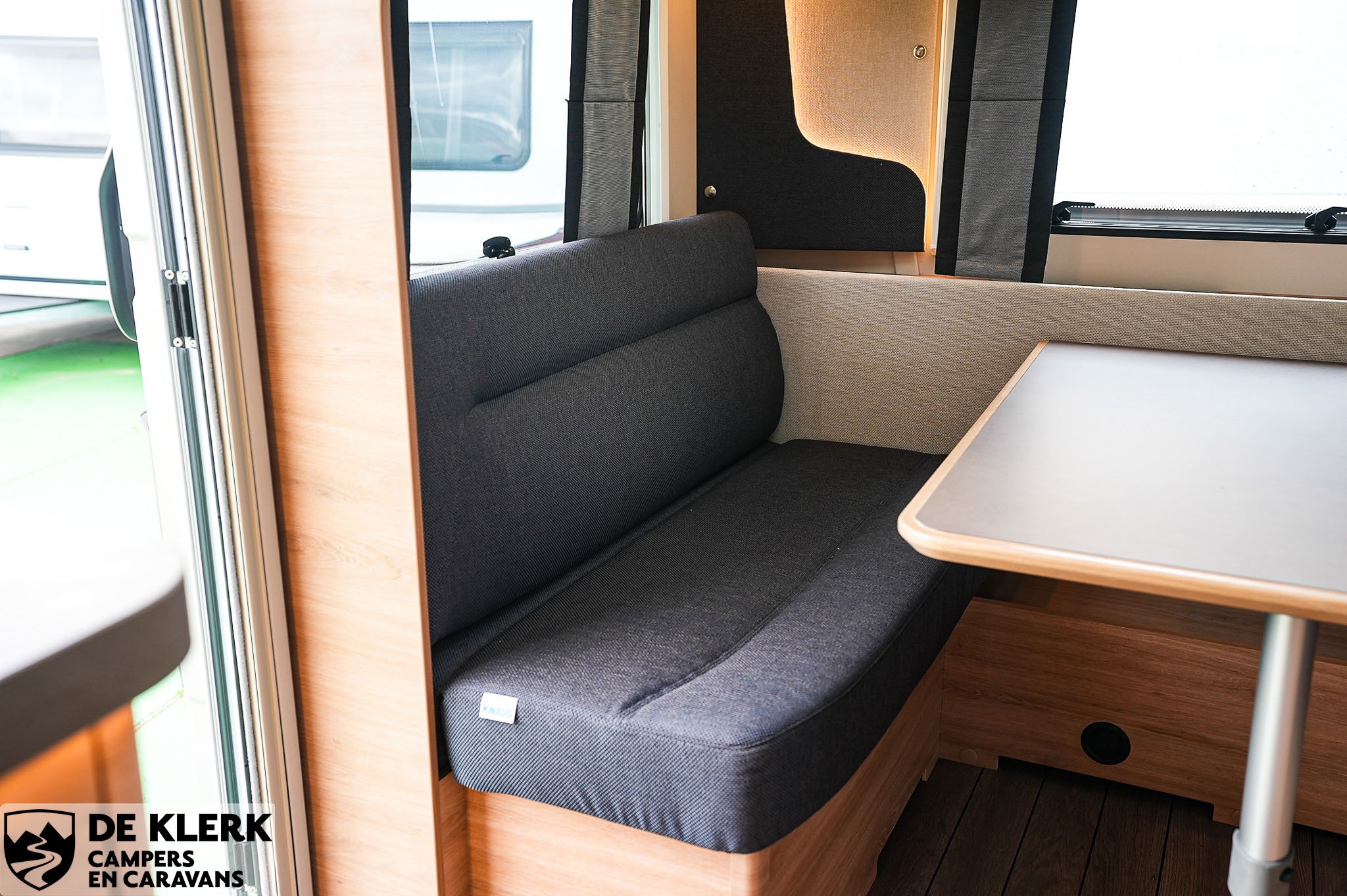 KNAUS SUDWIND 460 EU Black Selection