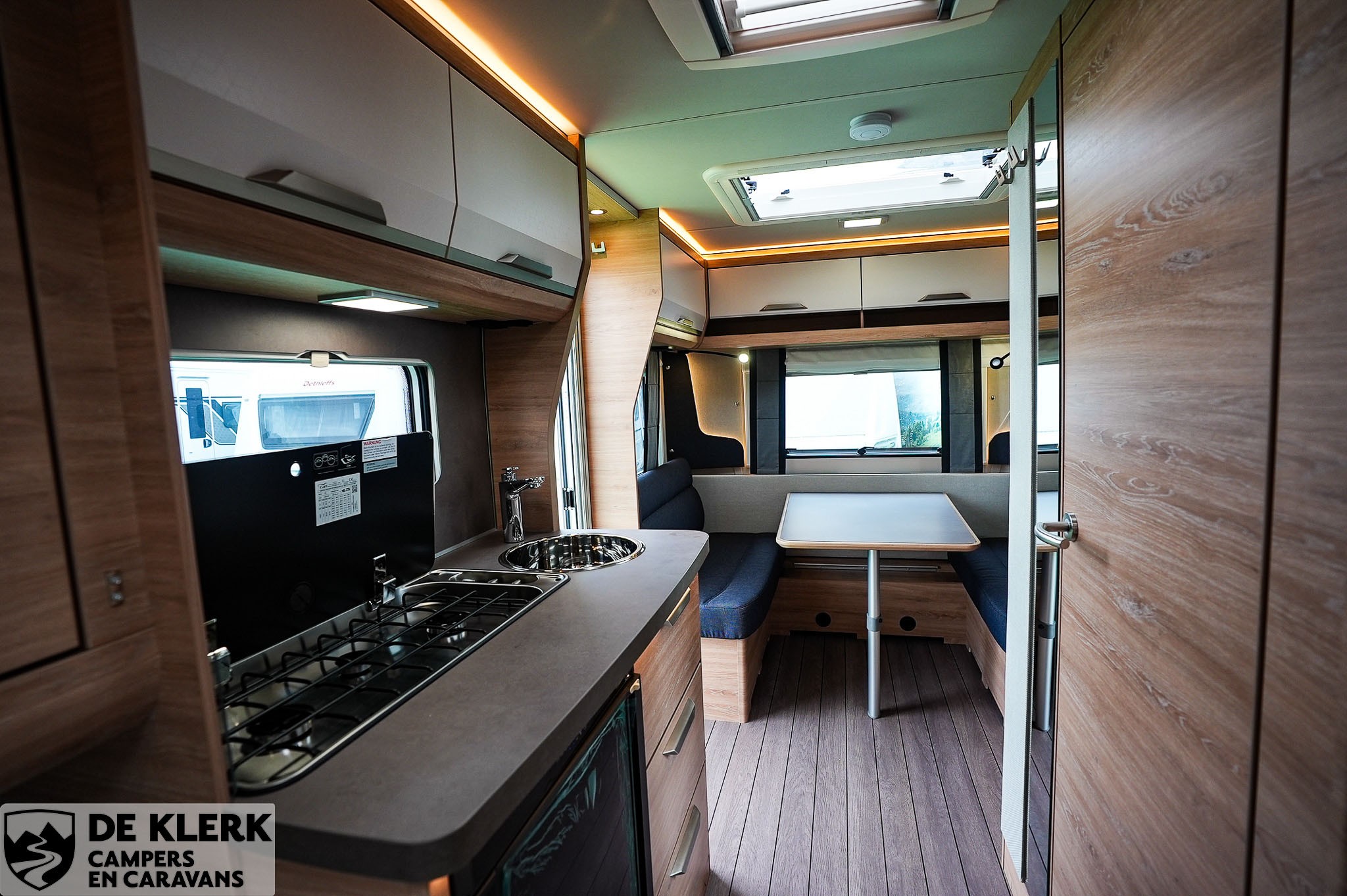 KNAUS SUDWIND 460 EU Black Selection