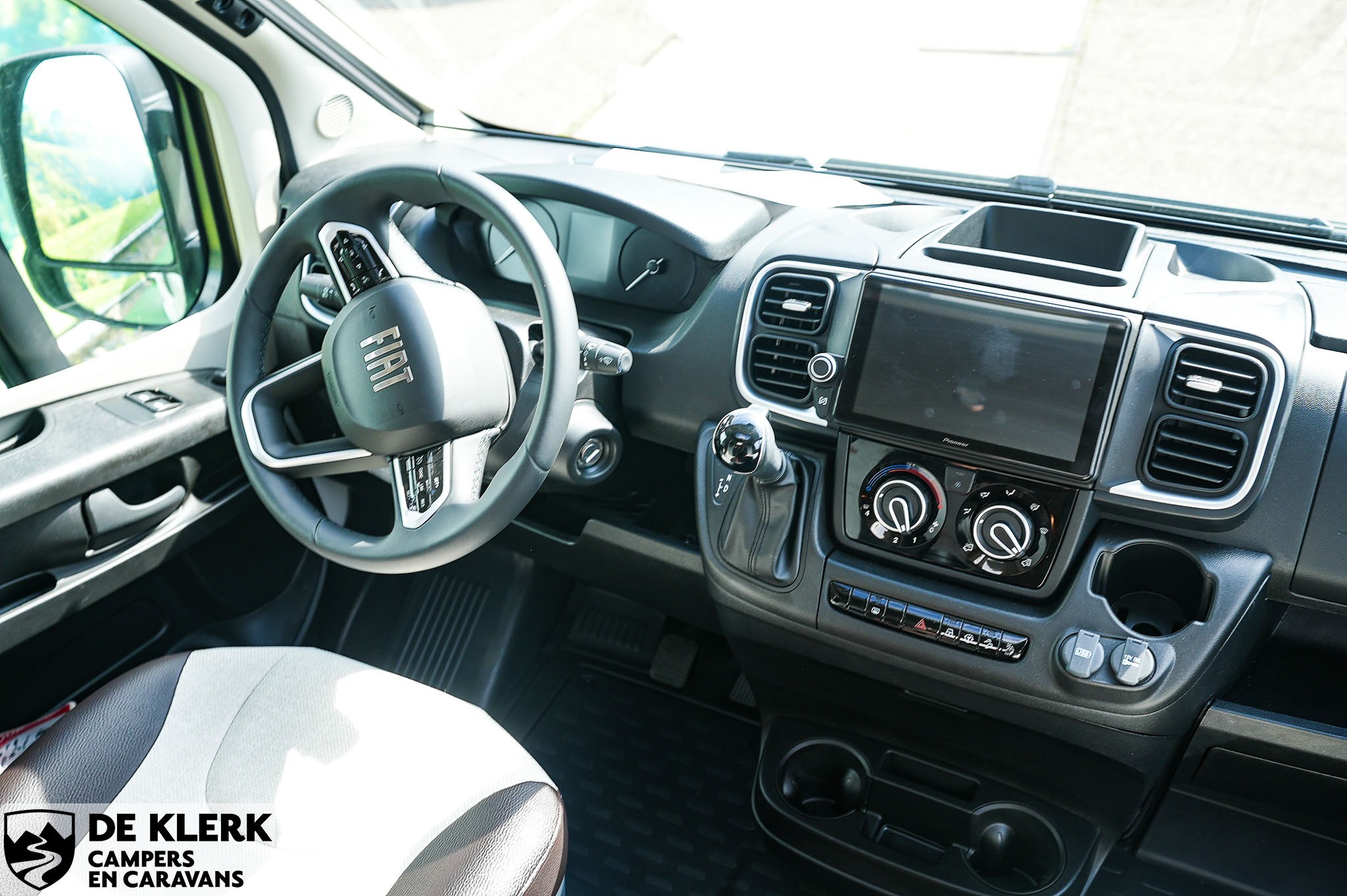 WEINSBERG CaraCompact 600 MF Pepper Show