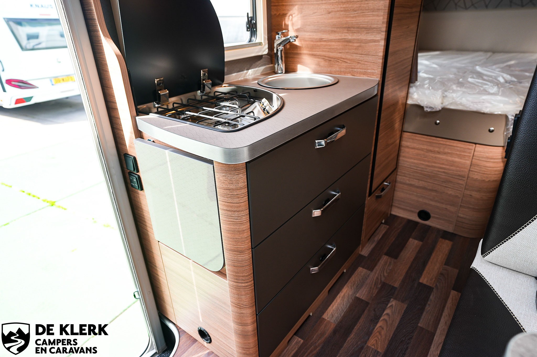 WEINSBERG CaraCompact 600 MF Pepper Show