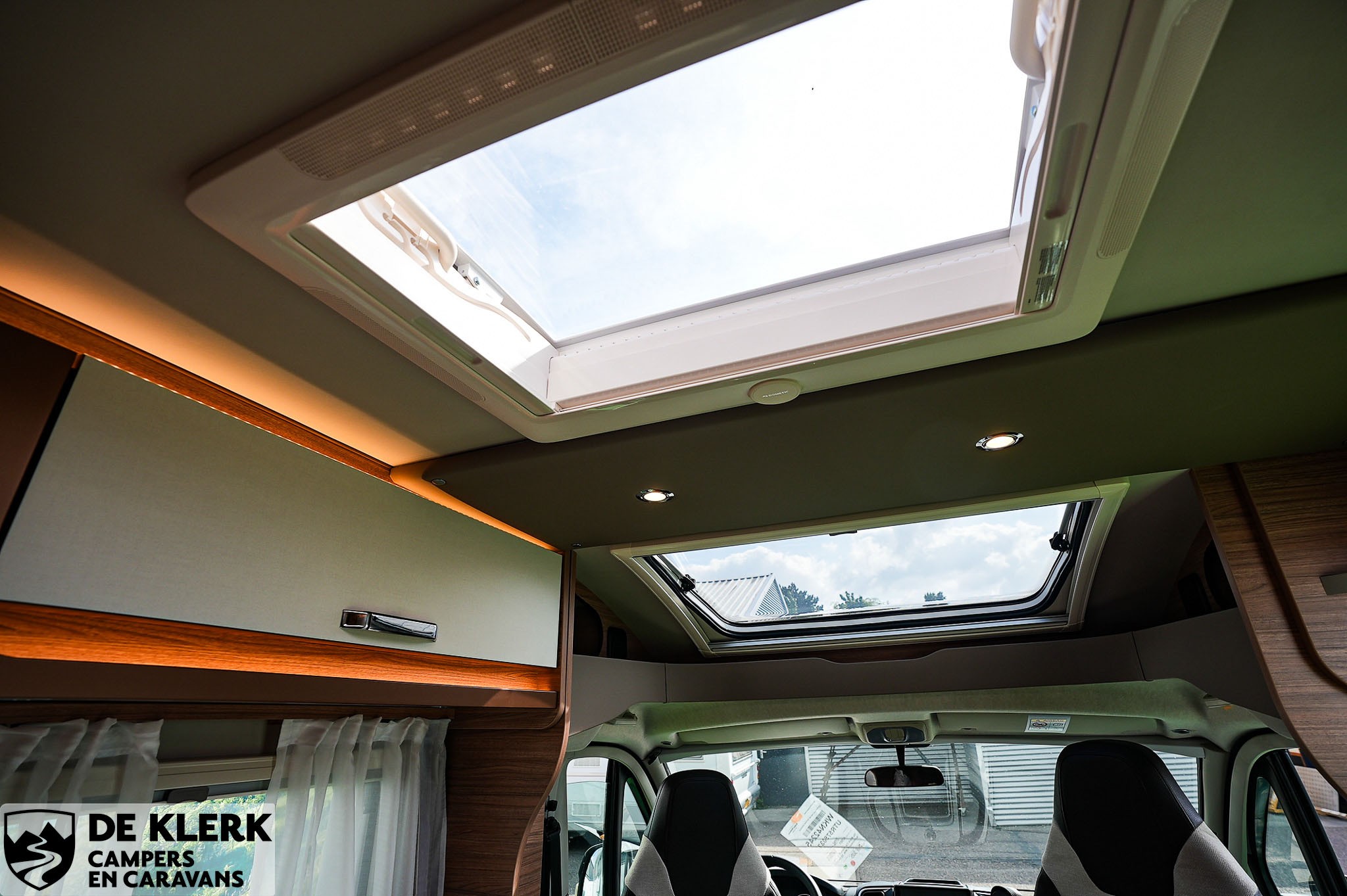 WEINSBERG CaraCompact 600 MF Pepper Show