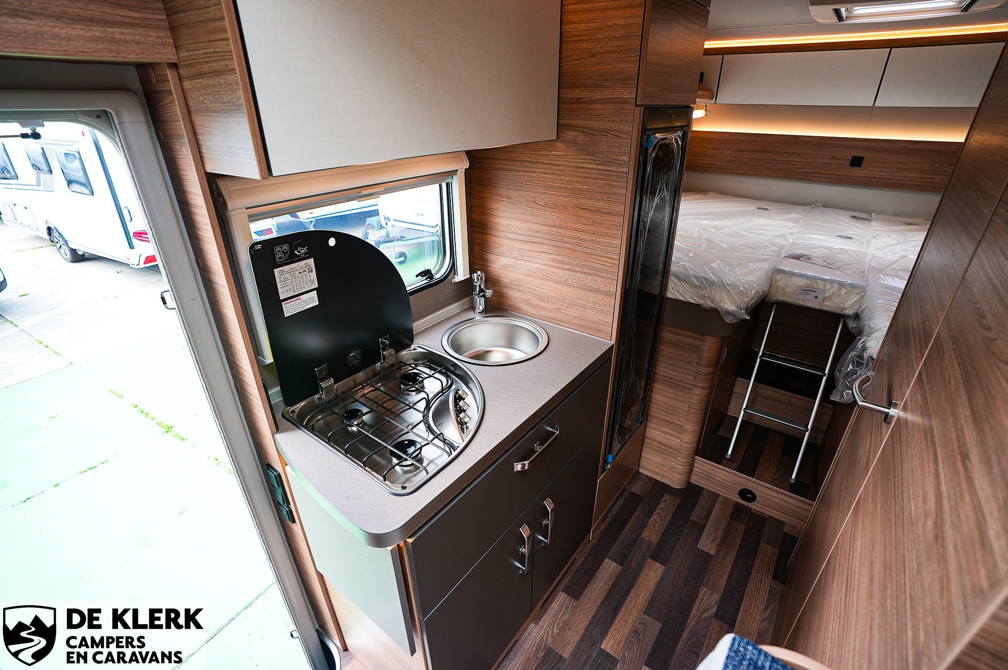 WEINSBERG CaraHome 650 MEG Showroomuitve