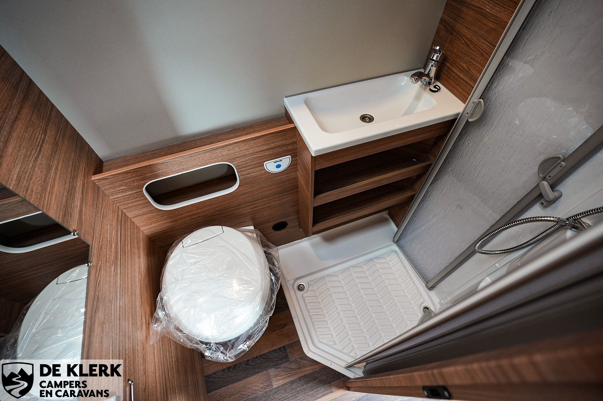 WEINSBERG CaraHome 650 MEG Showroomuitve